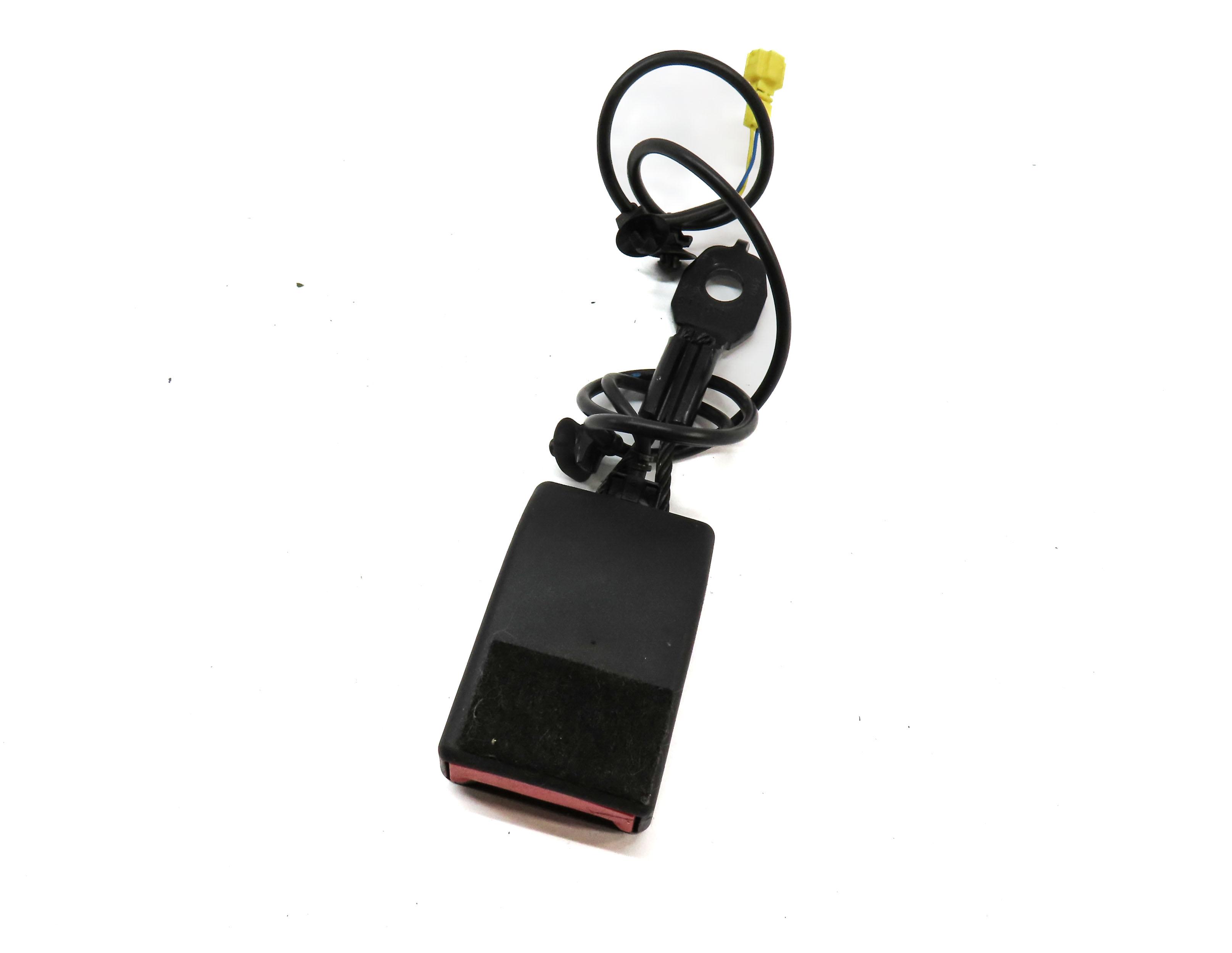 14-20 MERCEDES B CLA GLA (C117 W242 X156) LEFT DRIVER SEATBELT BUCKLE RECEIVER — exact item pictured