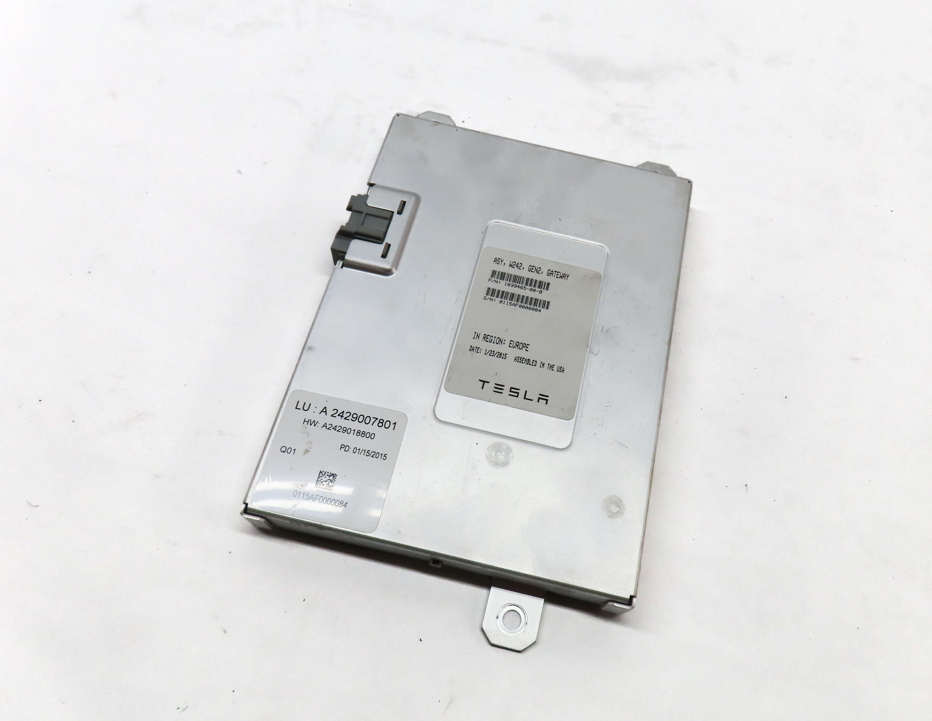2015 MERCEDES B200e ELECTRIC (W242 W246) CENTRAL GATEWAY CONTROL MODULE — exact item pictured