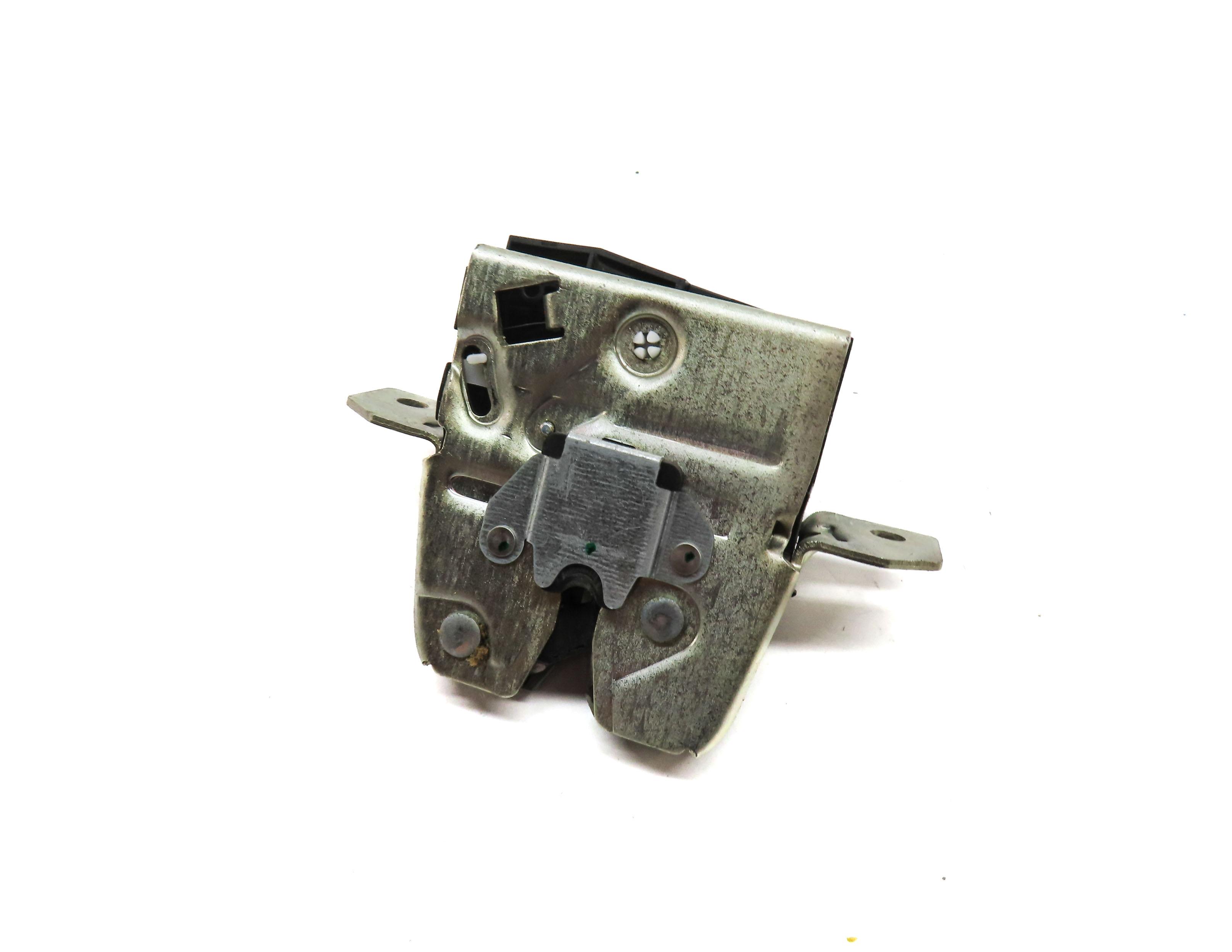 2015 MERCEDES B200e ELECTRIC (W242 W246) REAR TRUNK LOCK LATCH ACTUATOR — exact item pictured