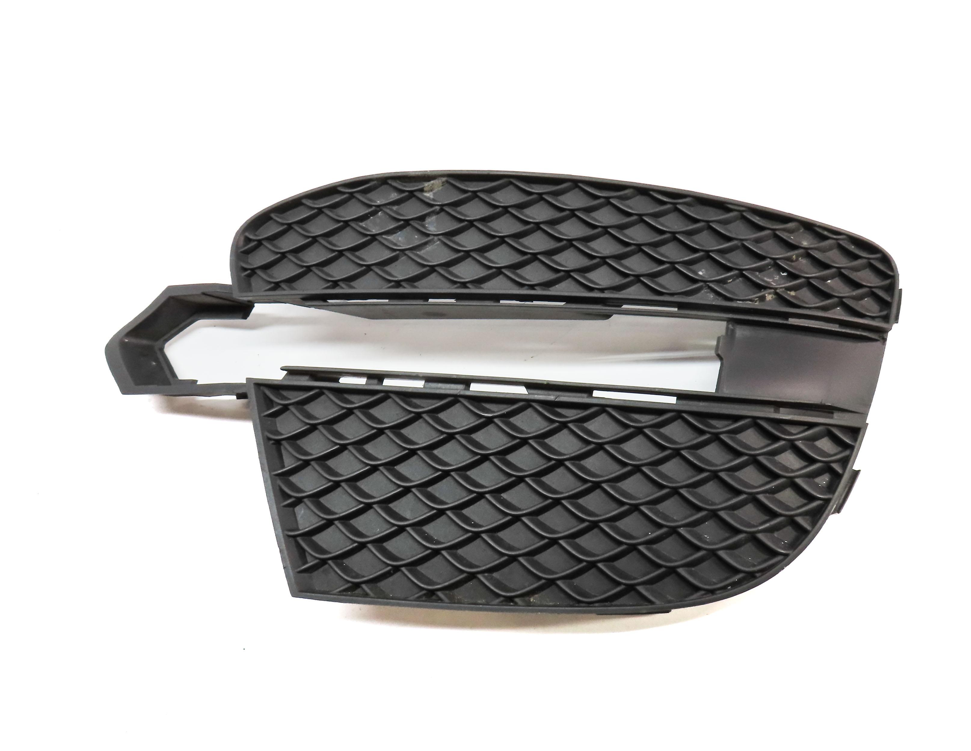 14-17 MERCEDES B ELECTRIC (W242) FRONT RIGHT LOWER BUMPER AIR VENT GRILLE TRIM — exact item pictured