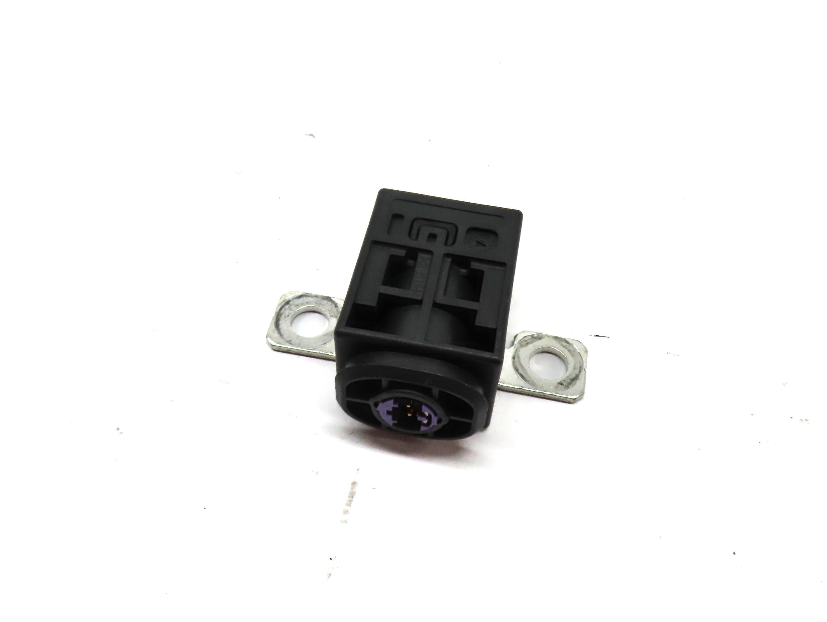 2015 AUDI A7 (C7 4G8) BATTERY OVERLOAD PROTECTION SWITCH 4F0915519 — exact item pictured