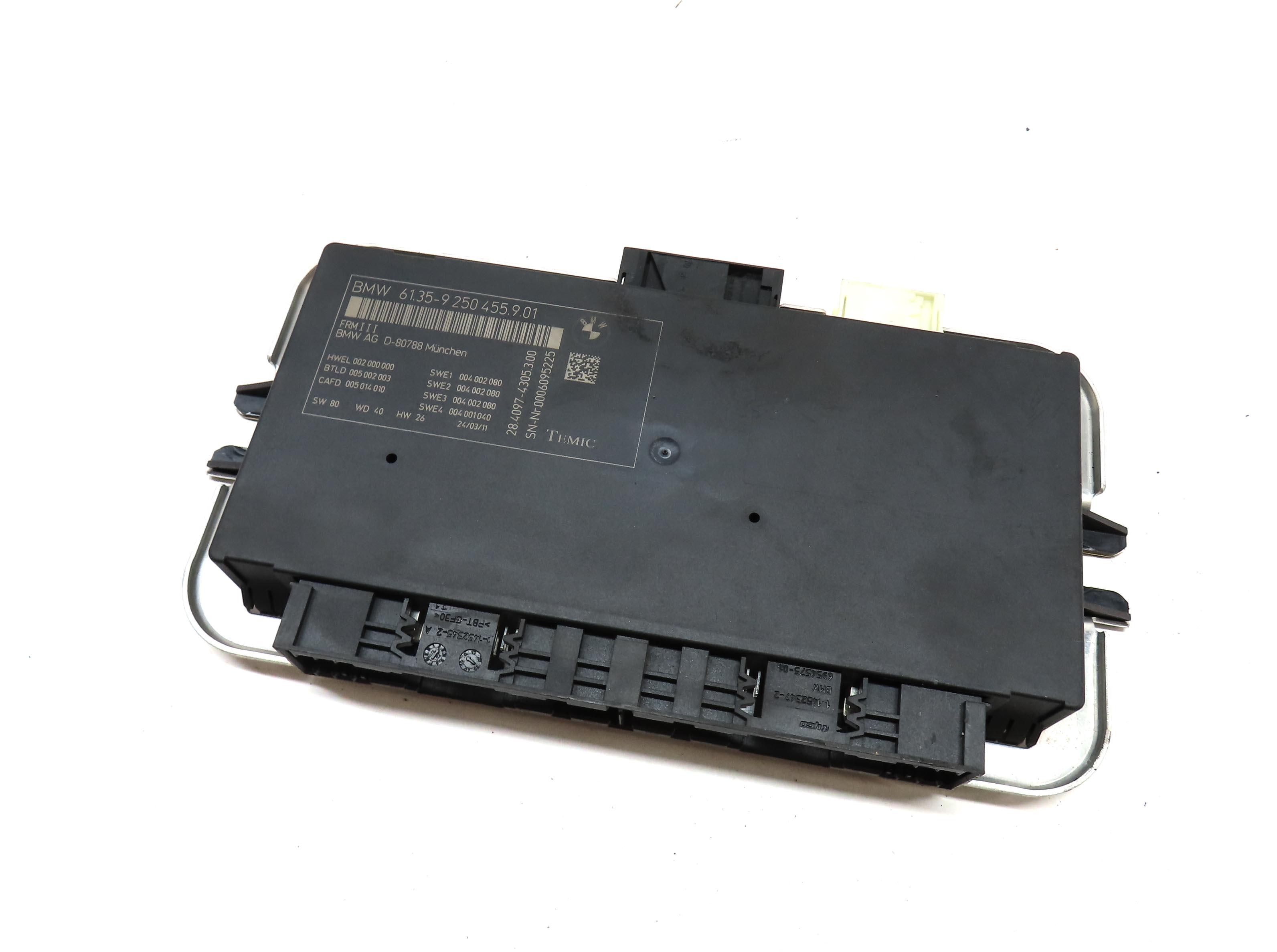 10-17 BMW 5 6 7 M5 X3 X4 (F06 F10 F12 F25 F26) FRM III BODY LIGHT MODULE 3-PLUG — exact item pictured
