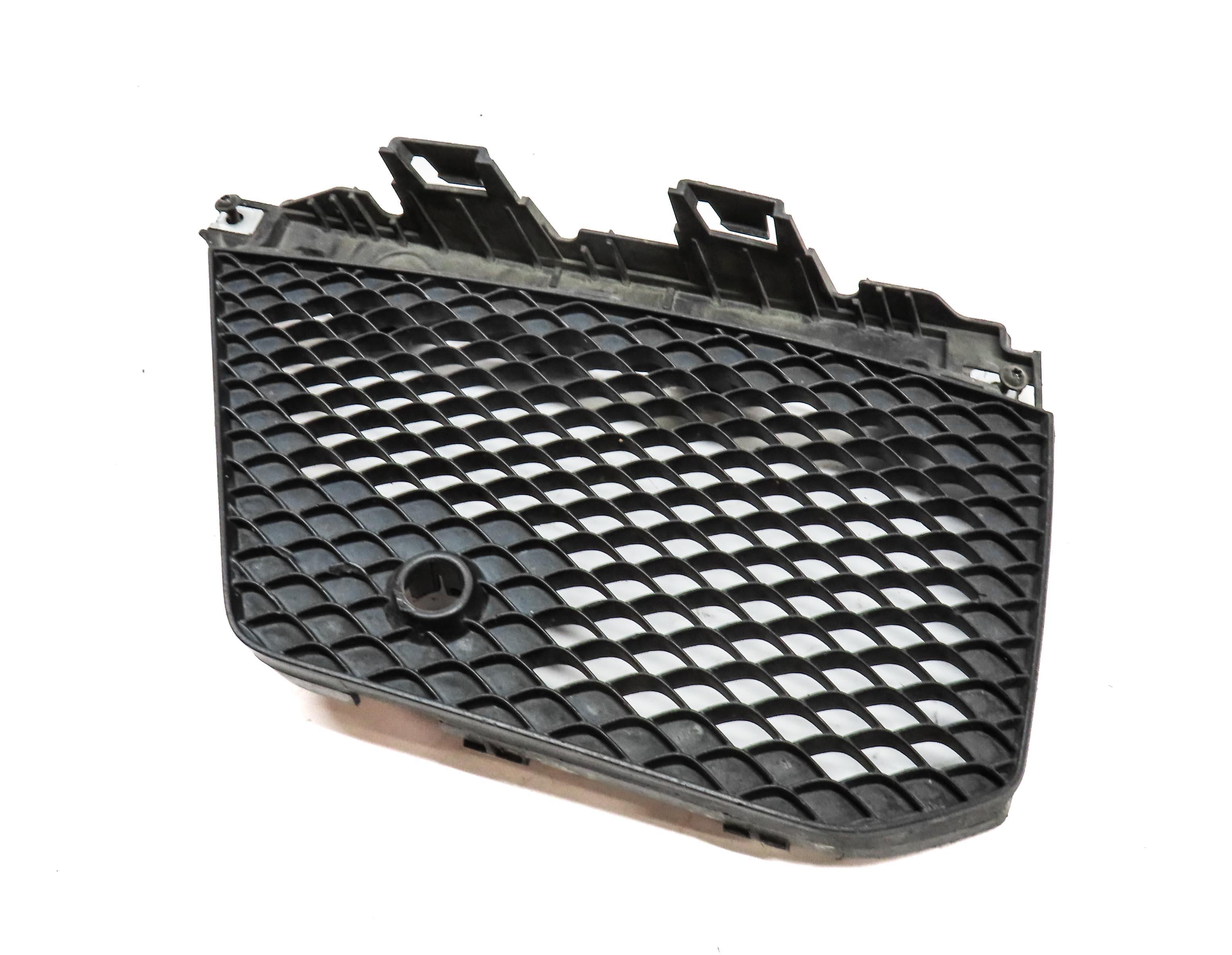 2015 MERCEDES ML63 AMG (W166) FRONT LEFT DRIVER LOWER BUMPER GRILLE AIR VENT — exact item pictured
