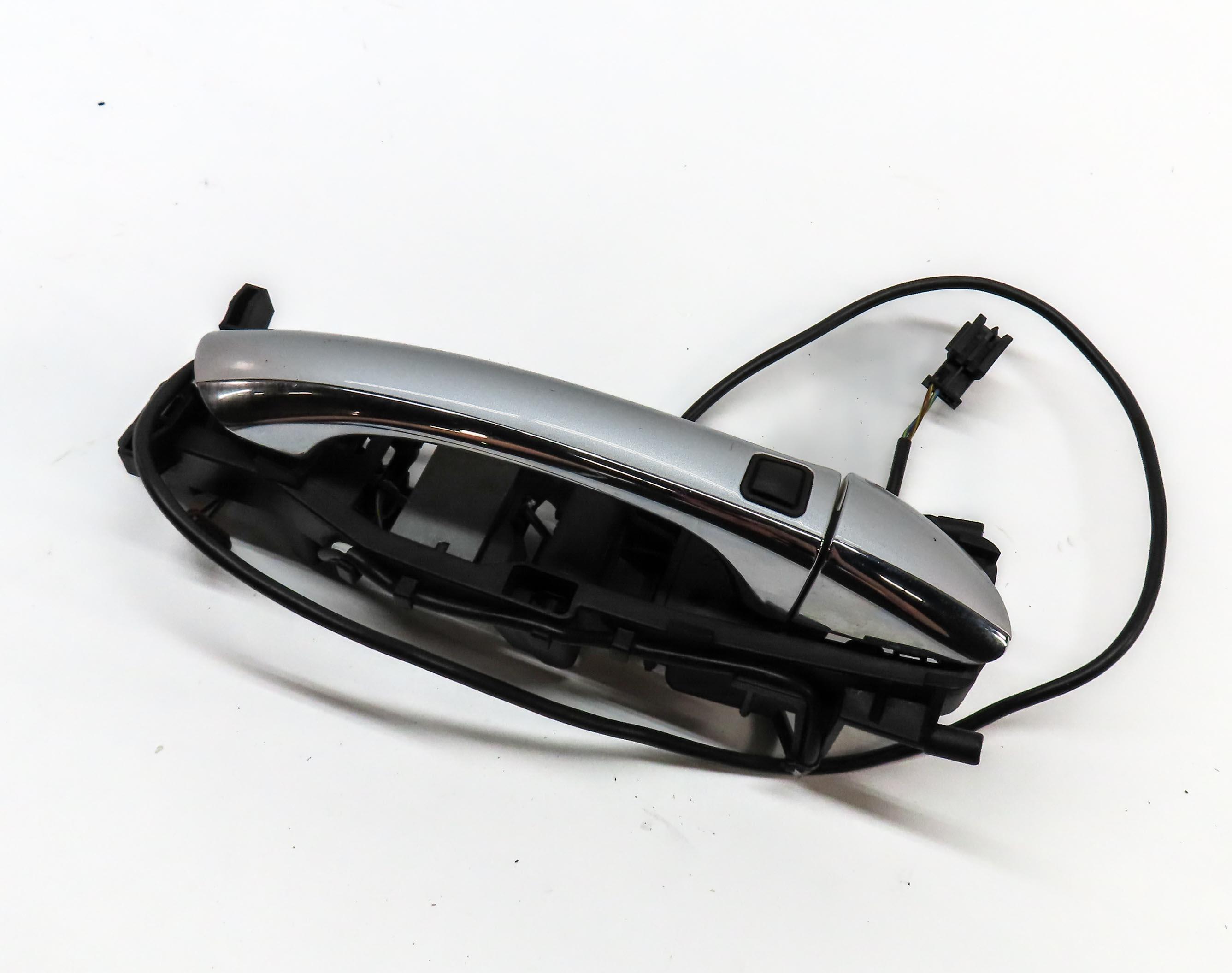 2003-2011 MERCEDES CLK CLS (W209 W219) RIGHT FRONT KEYLESS DOOR HANDLE (SILVER) — exact item pictured