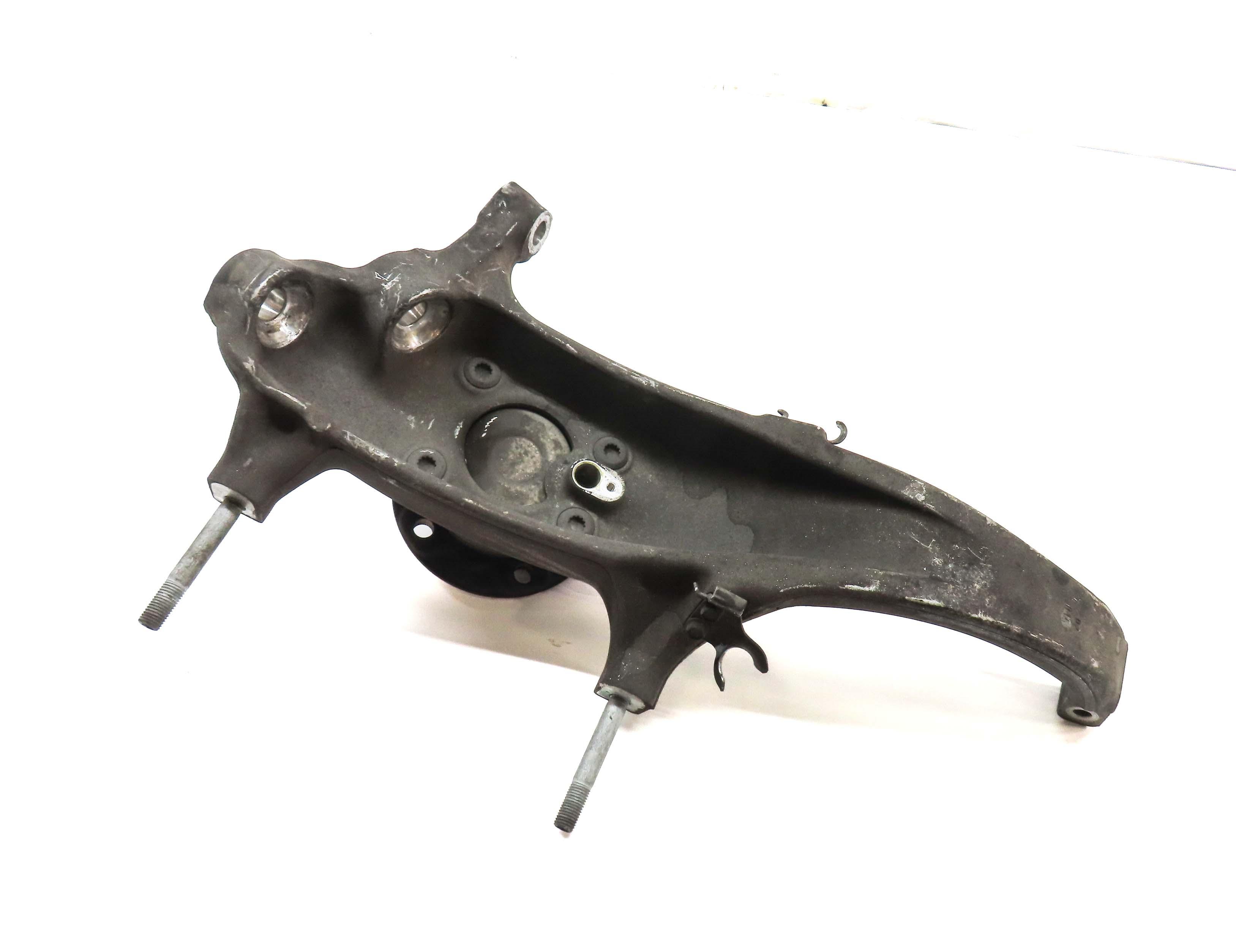 2012-2019 BMW M5 M6 ///M (F06 F10 F12 F13) RIGHT FRONT PASSENGER SPINDLE KNUCKLE — exact item pictured