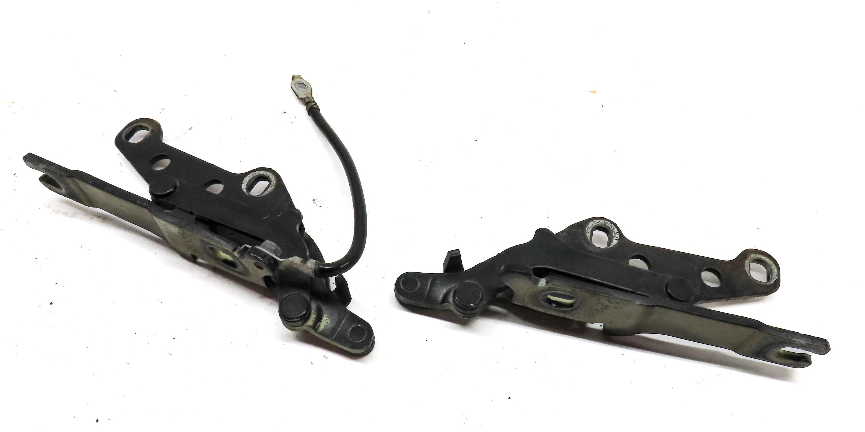 2003-2008 BMW Z4 (E85) ROADSTER CONVERTIBLE REAR TRUNK HINGE SET/2 (BLACK) — exact item pictured