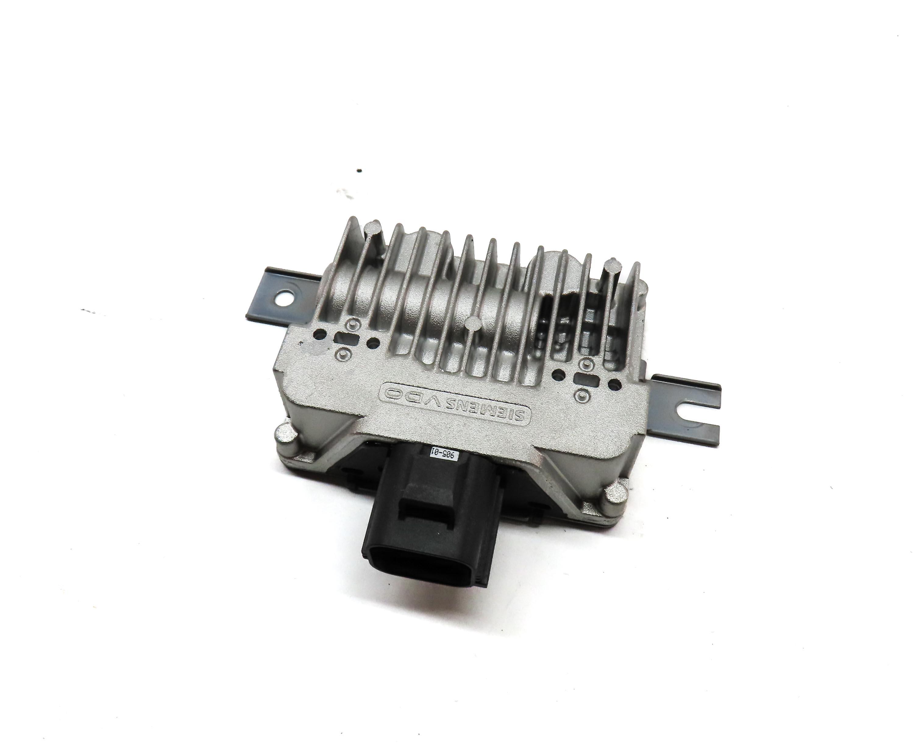 2010-2015 LR2 LR4 EVOQUE RANGE ROVER SPORT (L320 L538) FUEL PUMP CONTROL MODULE — exact item pictured