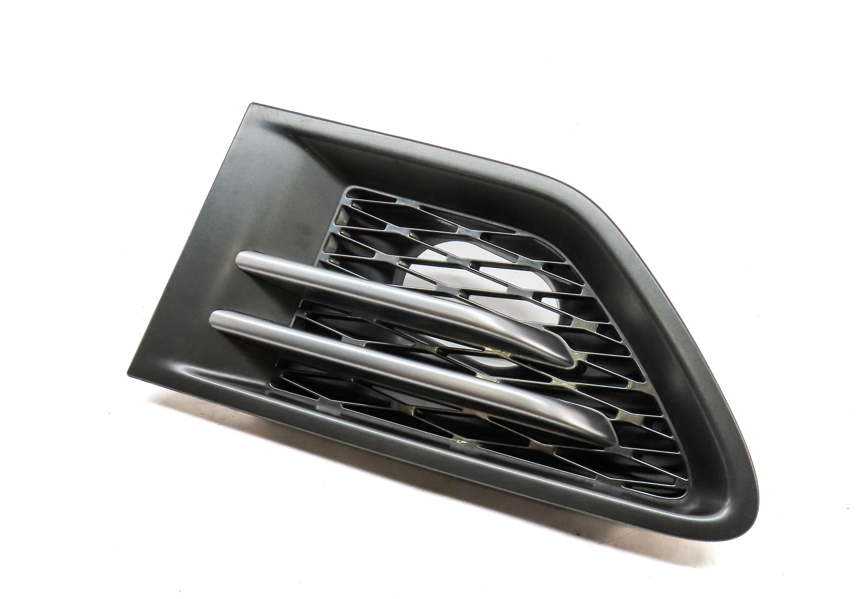 2010 RANGE ROVER SPORT (L320) FRONT LEFT DRIVER FENDER GRILLE VENT TRIM — exact item pictured