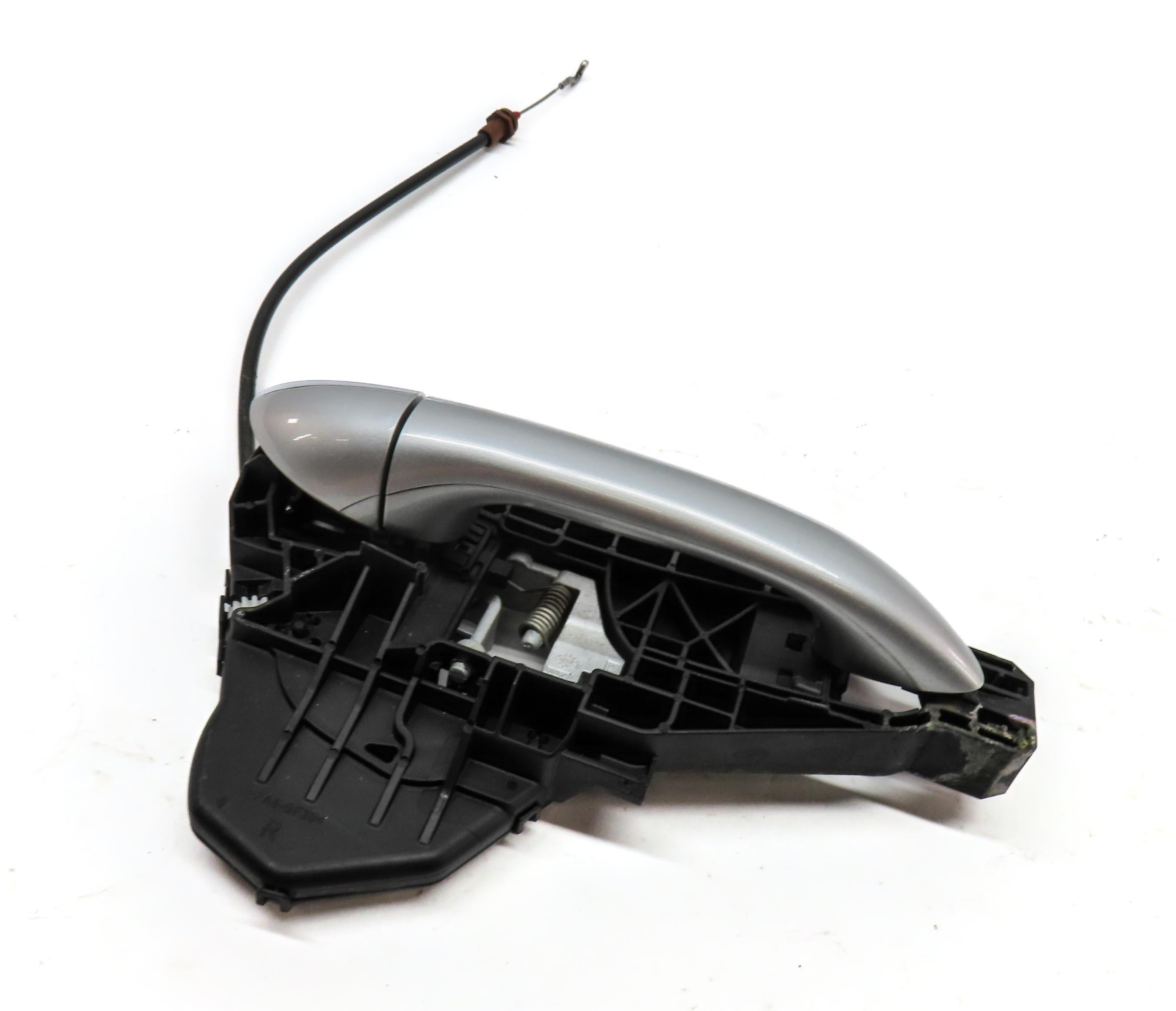 2008 MERCEDES GL320 (X164) FRONT RIGHT PASSENGER EXTERIOR DOOR HANDLE (SILVER) — exact item pictured