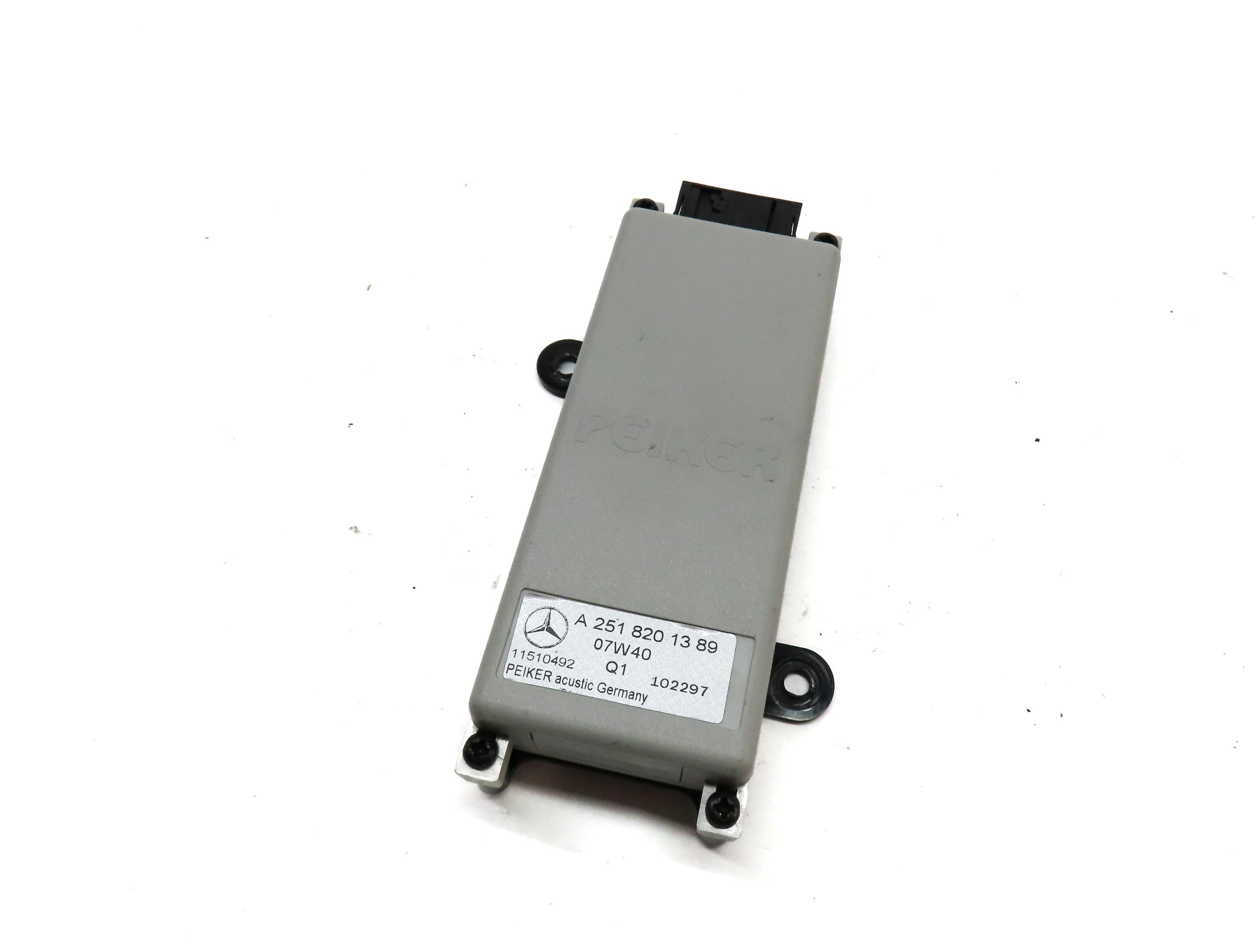 08-09 MERCEDES GL320 GL450 GL550 ML320 ML350 (X164 W164) RADIO ANTENNA AMPLIFIER — exact item pictured