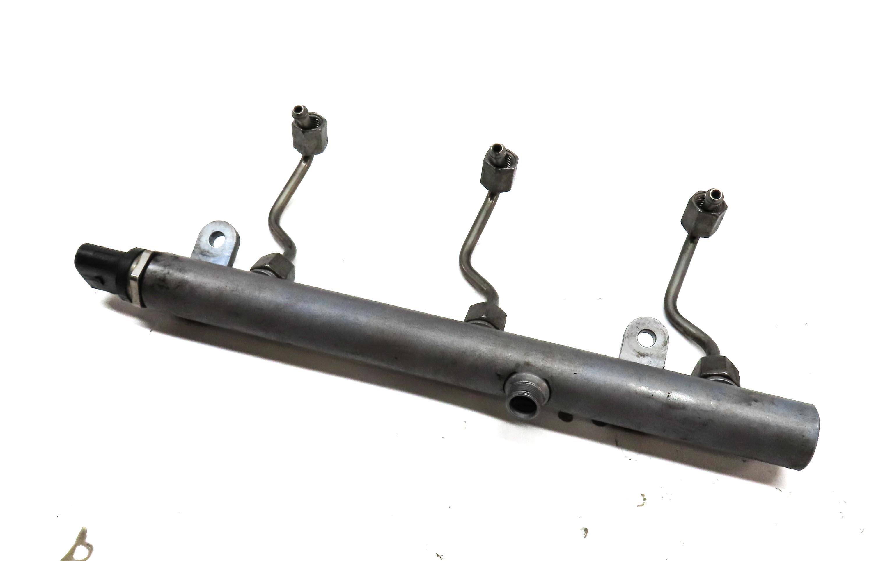 2008 MERCEDES GL320 (X164) 3.0L OM642 DIESEL ENGINE RIGHT FUEL RAIL w/ LINES — exact item pictured