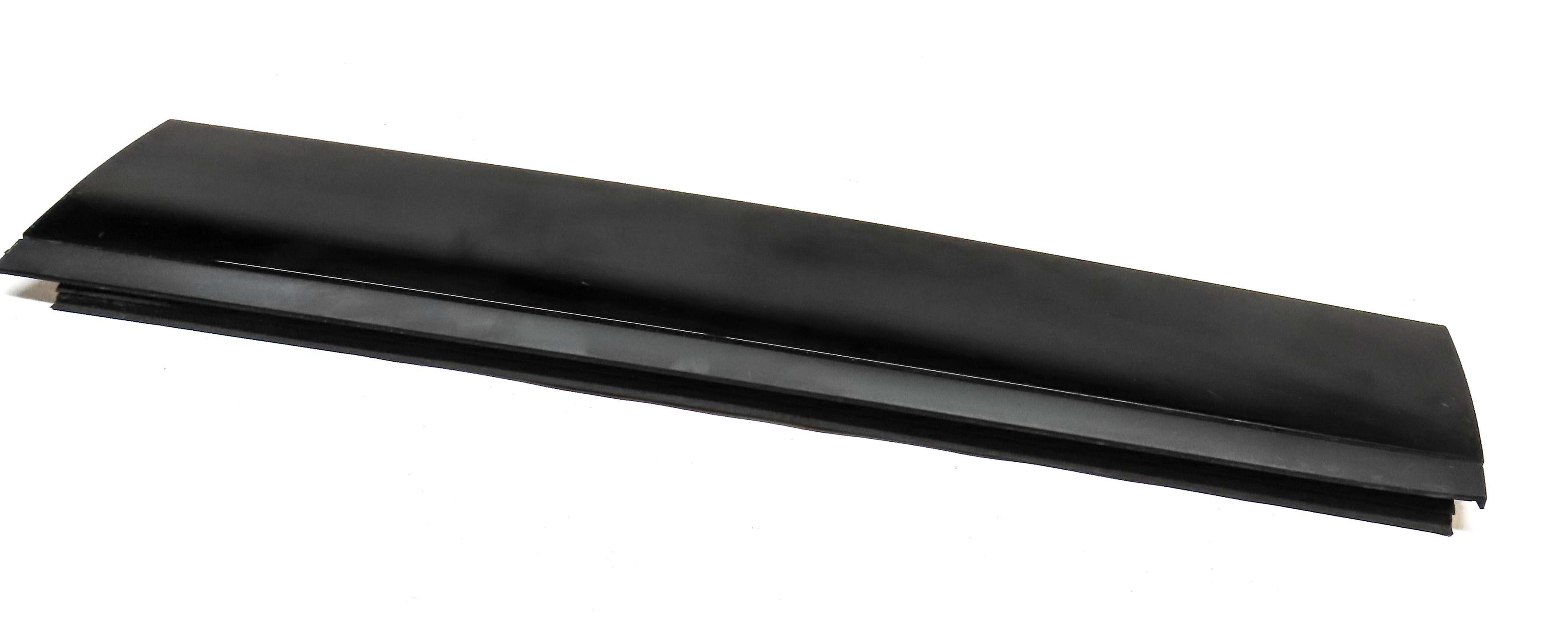 2012 RANGE ROVER EVOQUE (L538) FRONT RIGHT DOOR MOULDING RUNNER TRIM BLACK — exact item pictured