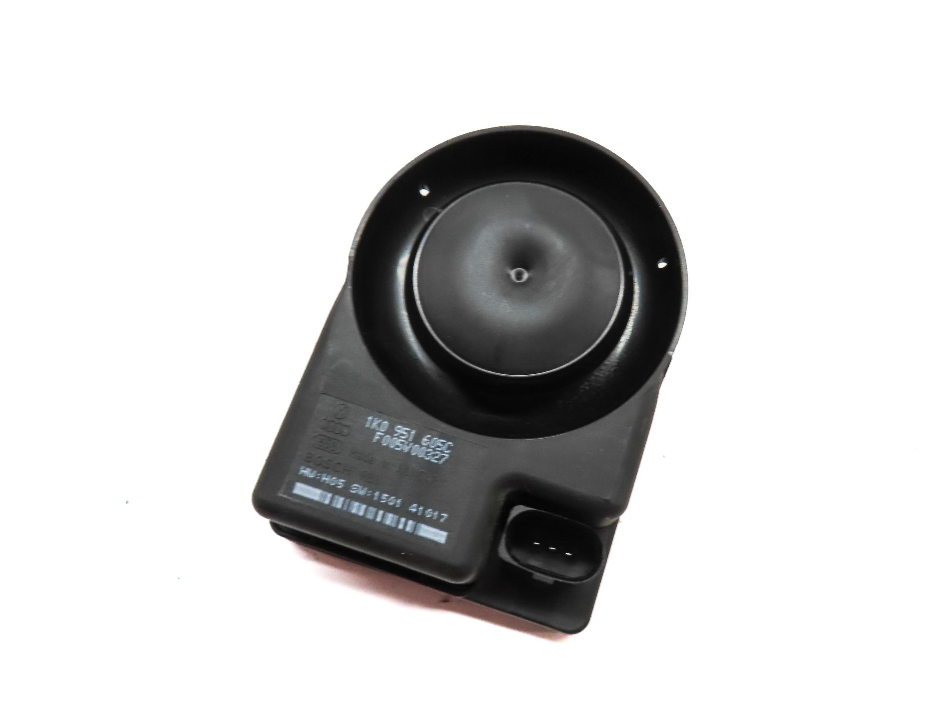 2015 AUDI Q3 (8U) ANTI-THEFT ALARM HORN SIREN 1K0951605C — exact item pictured