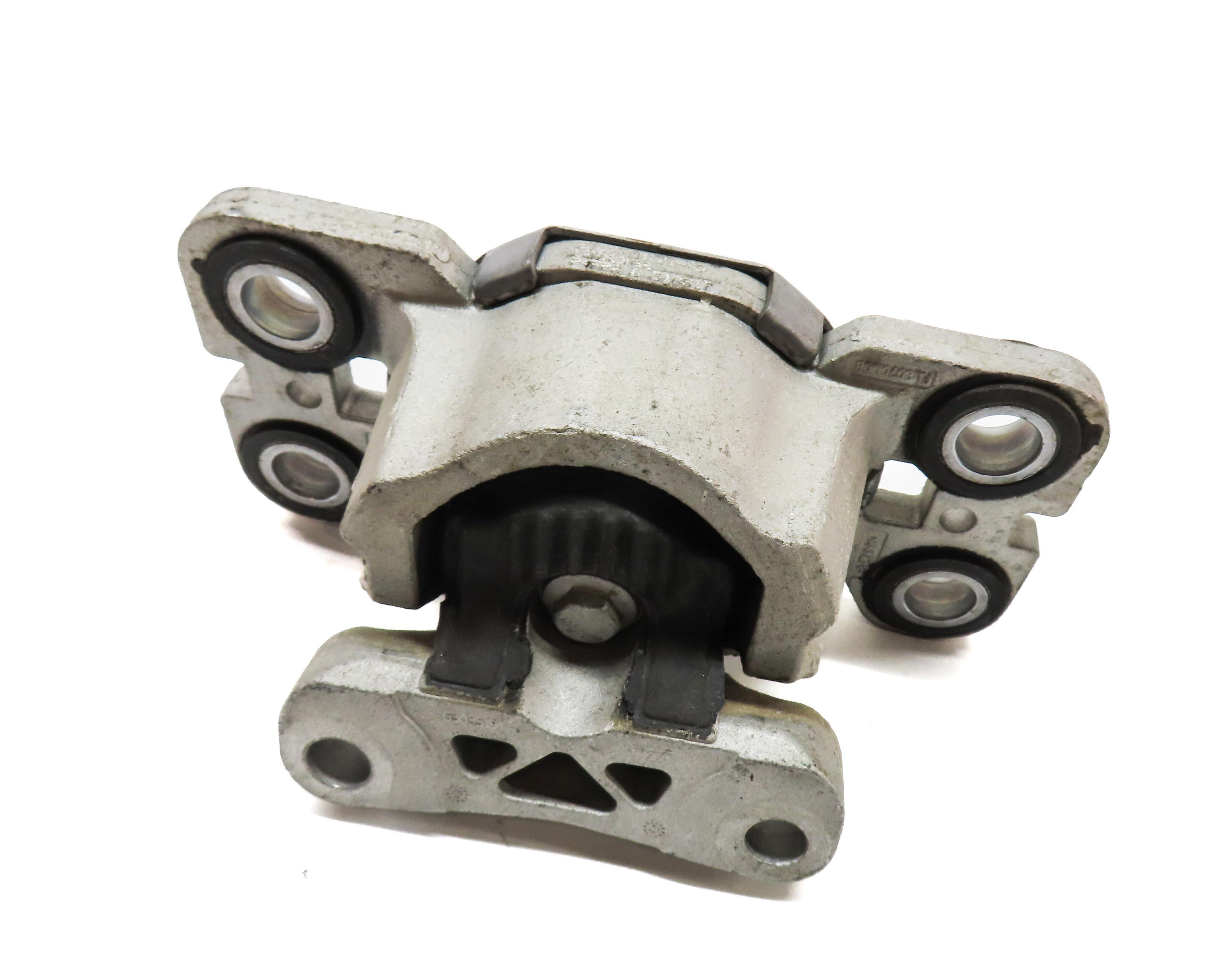 2017 LAND ROVER DISCOVERY SPORT L550 2.0L AUTO TRANSMISSION REAR MOUNT BRACKET — exact item pictured