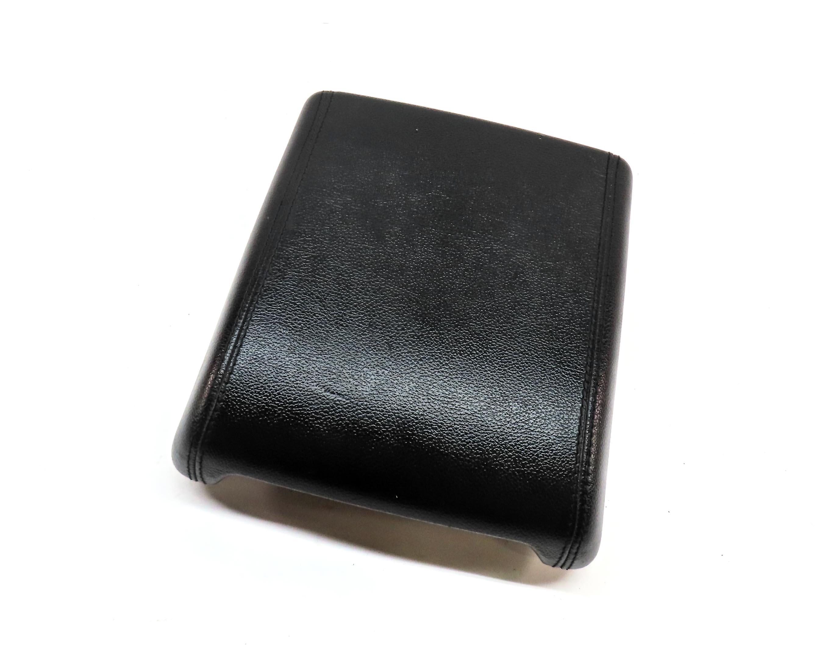 2015-2019 DISCOVERY SPORT L550 FRONT CENTER CONSOLE ARMREST LID (BLACK LEATHER) — exact item pictured