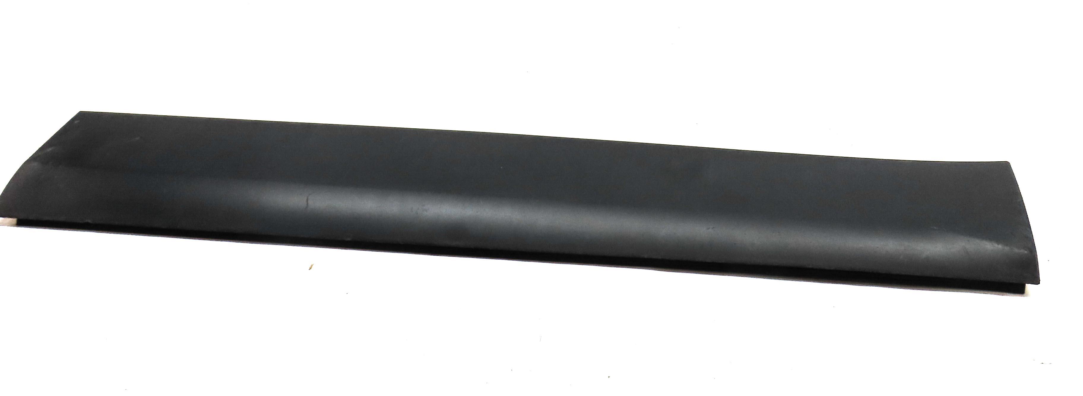15-19 LAND ROVER DISCOVER SPORT (L550) FRONT RIGHT PASSENGER DOOR MOULDING TRIM — exact item pictured