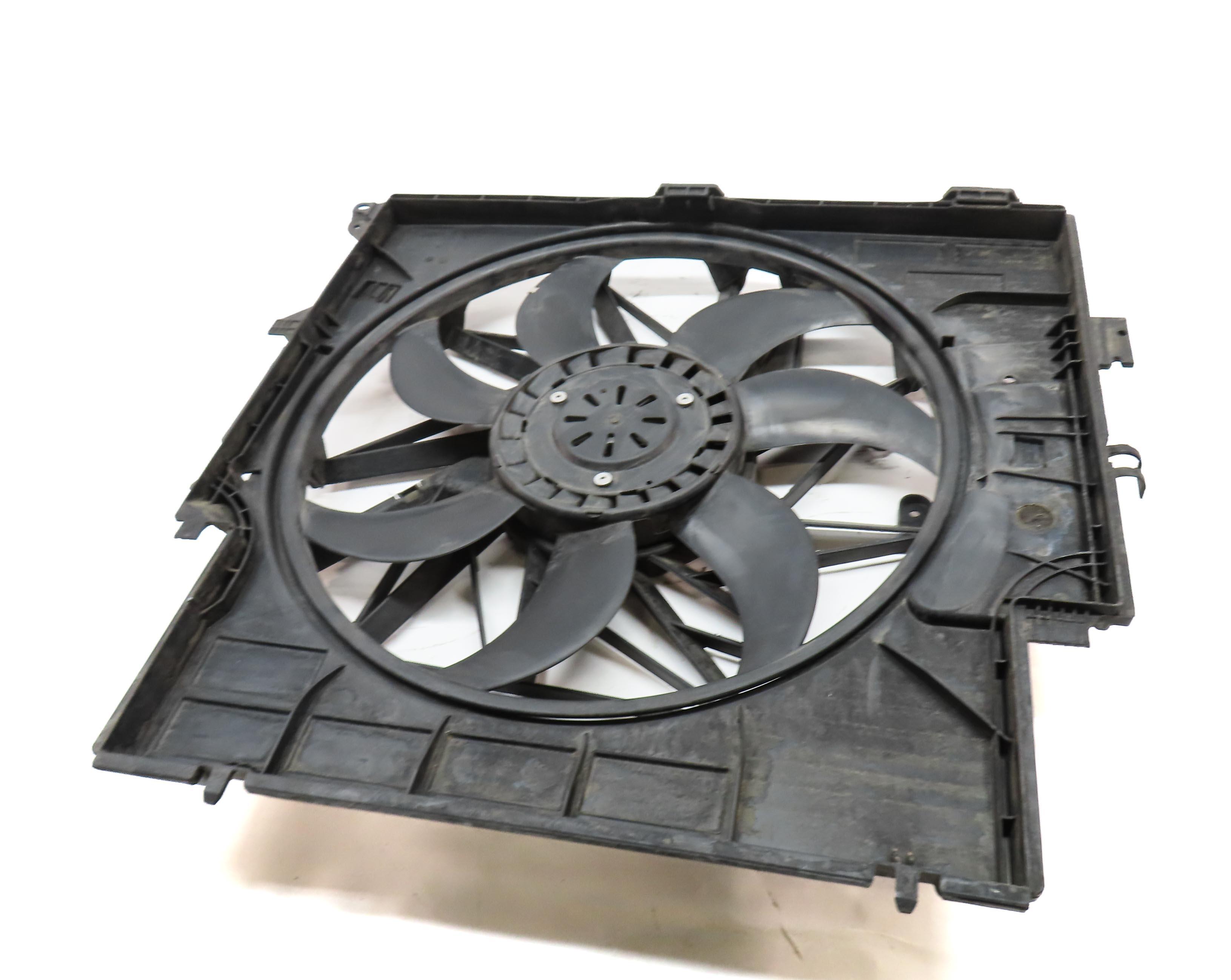 13-18 BMW X3 X4 (F25 F26) 2.0L N20 TURBO ENGINE RADIATOR COOLING FAN & SHROUD — exact item pictured