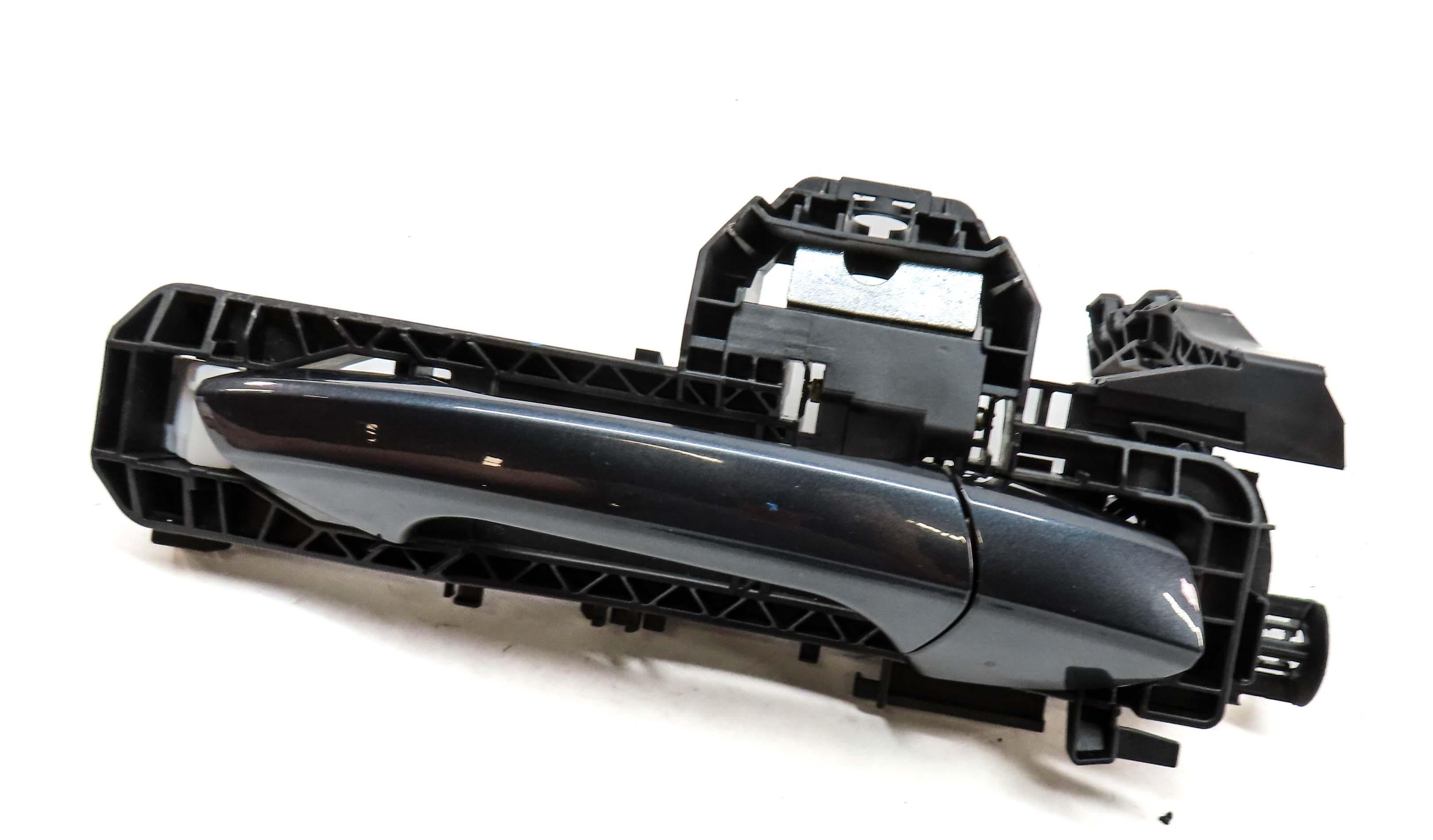 08-17 MERCEDES C E GL ML (W204 W212 W166 X166) RIGHT FRONT DOOR HANDLE (GRAY) — exact item pictured