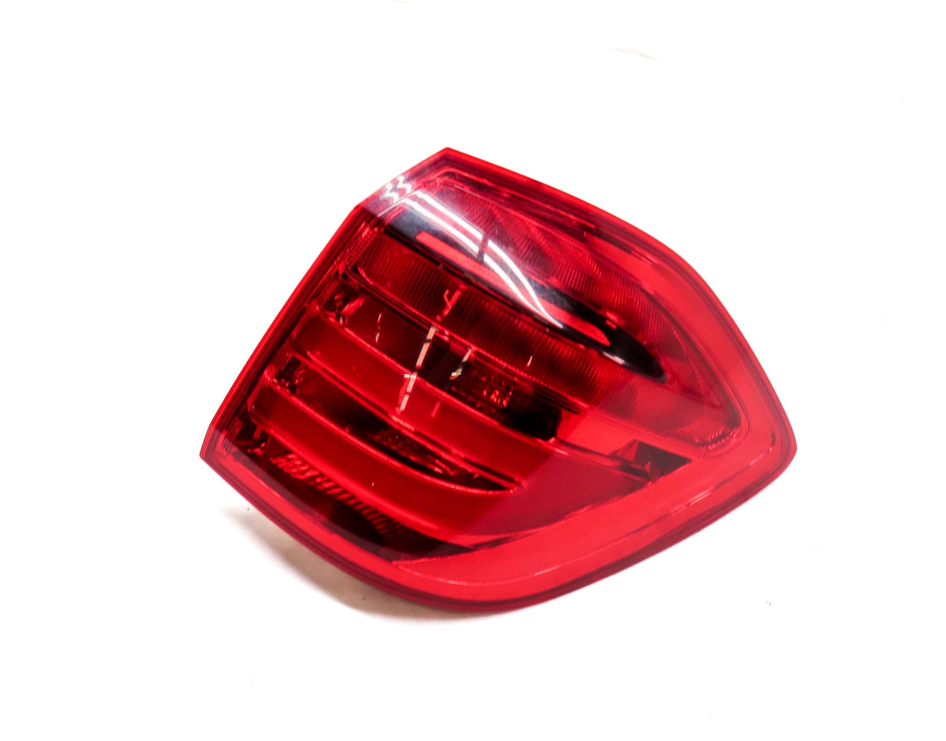 13-16 MERCEDES GL350 GL450 GL550 (X166) RIGHT REAR TAILLIGHT BRAKE LIGHT LAMP — exact item pictured