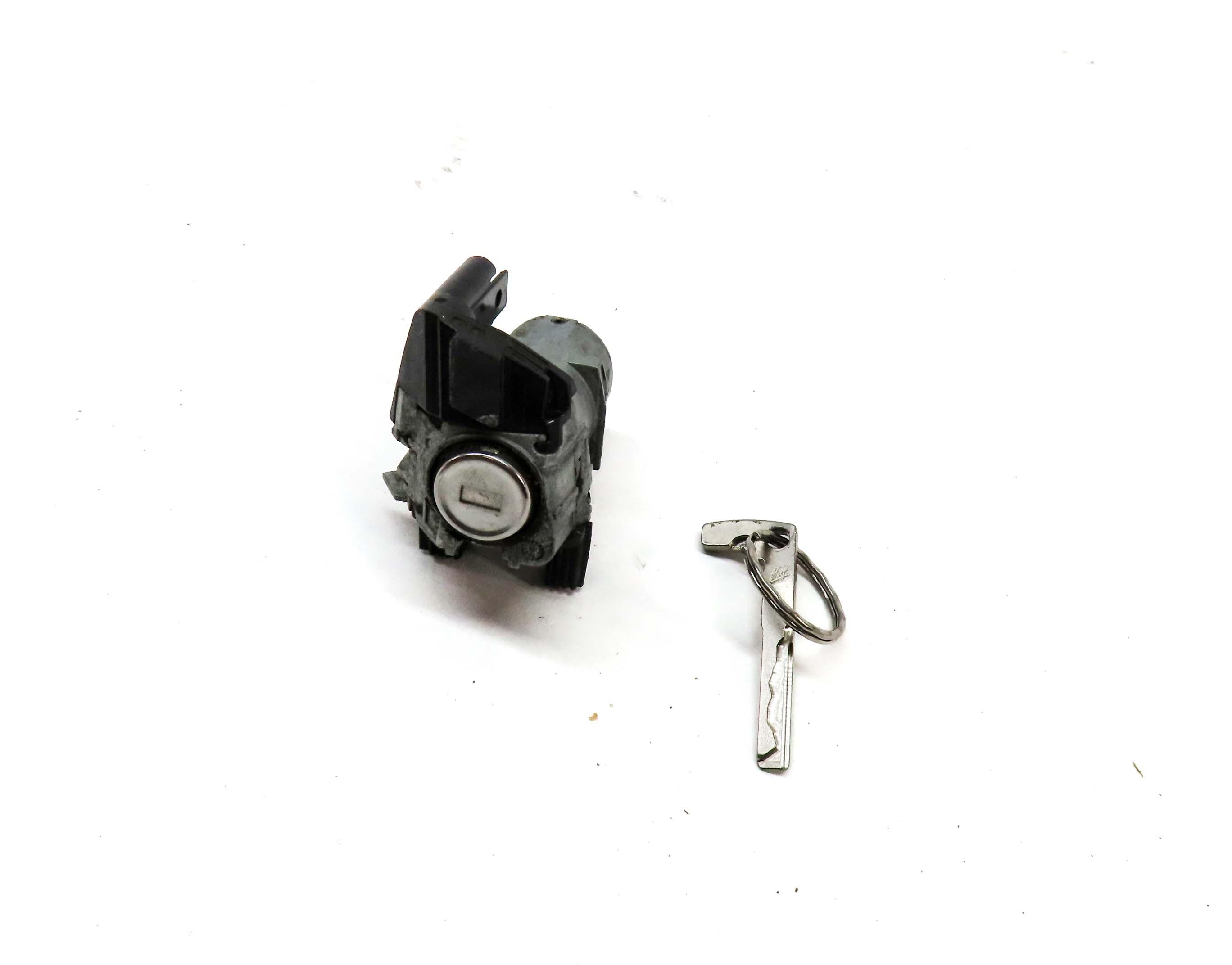 2013 MERCEDES GL450 (X166) FRONT LEFT DRIVER DOOR LOCK CYLINDER w/ KEY — exact item pictured