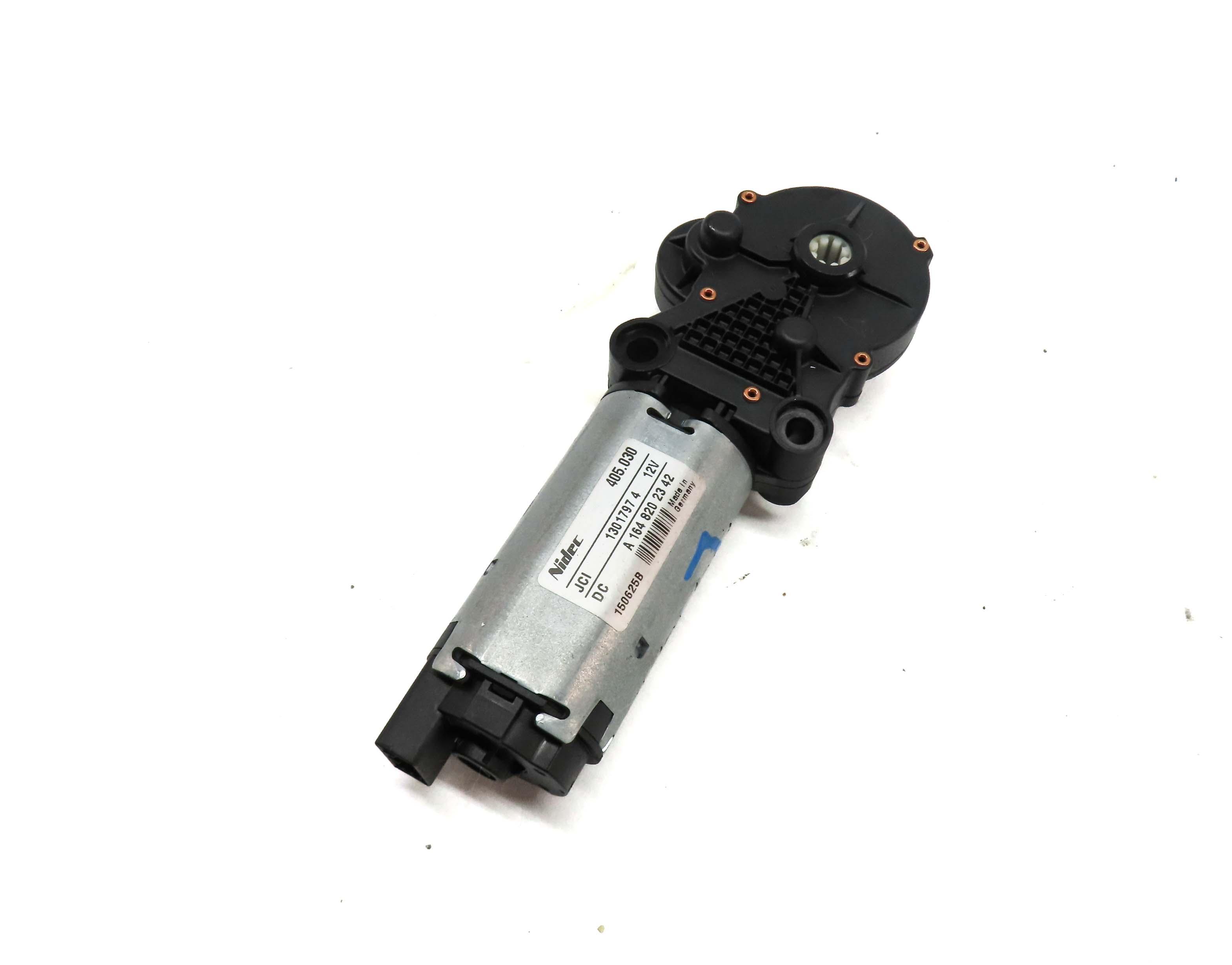 2013 MERCEDES GL450 (X166) REAR LEFT or RIGHT 3rd THIRD ROW FOLDING SEAT MOTOR — exact item pictured