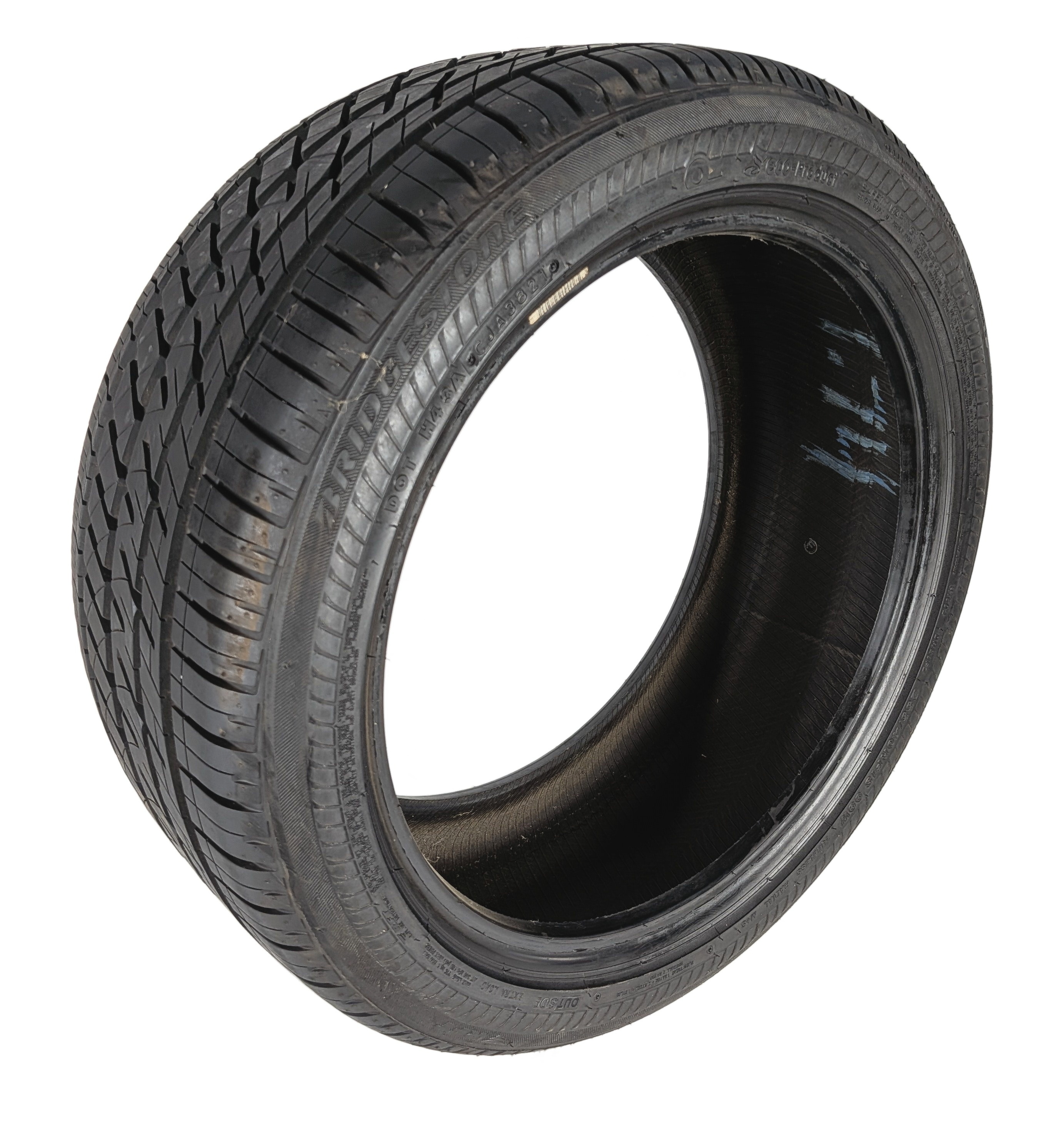 BRIDGESTONE DRIVEGUARD RUN FLAT 255/40RF18 99W ALL SEASON 9/32 DOT 3821 TIRE — exact item pictured