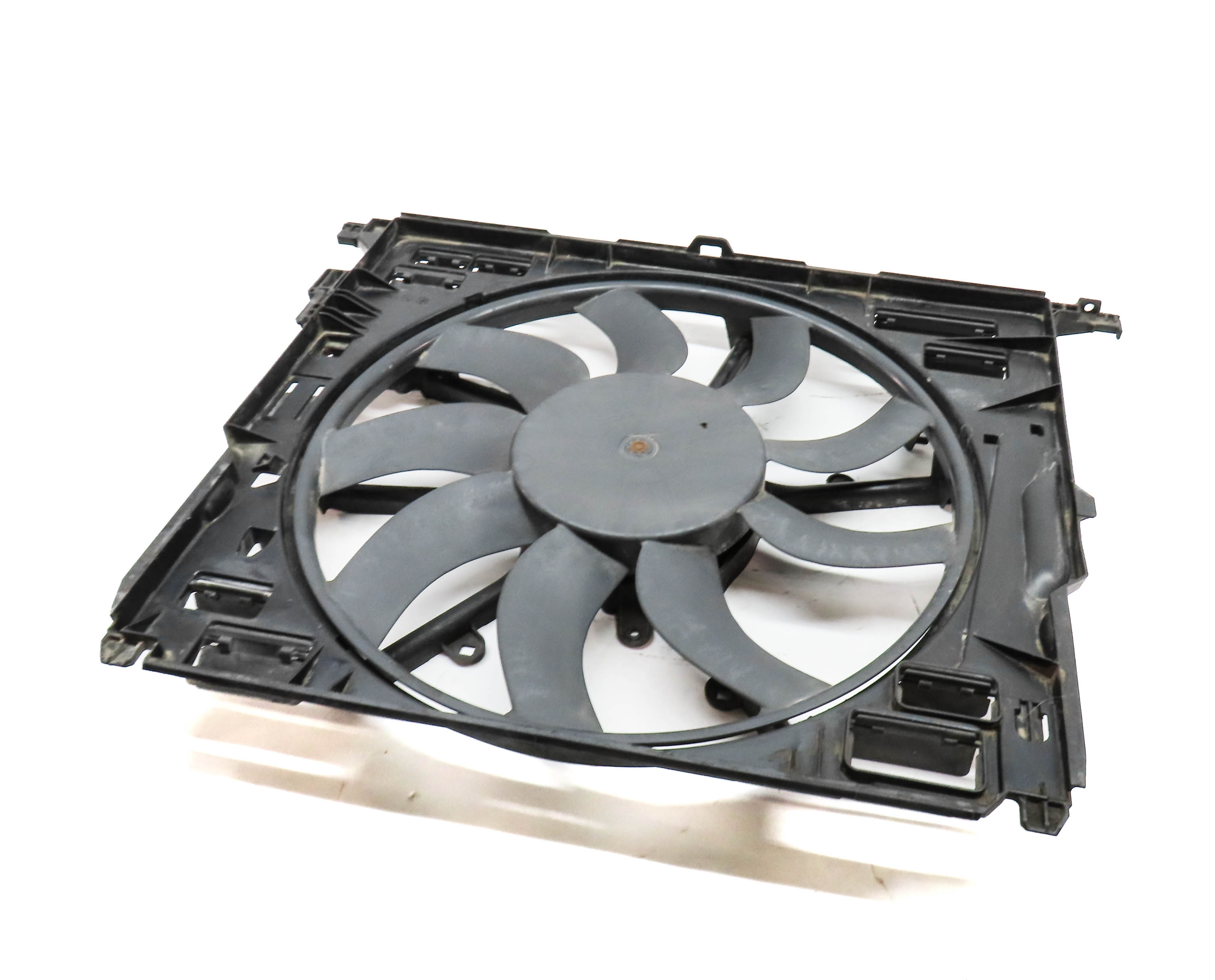 10-19 BMW 5 6 7 F01 F10 3.0L N54 N55 ENGINE 850 WATT RADIATOR COOLING FAN SHROUD — exact item pictured