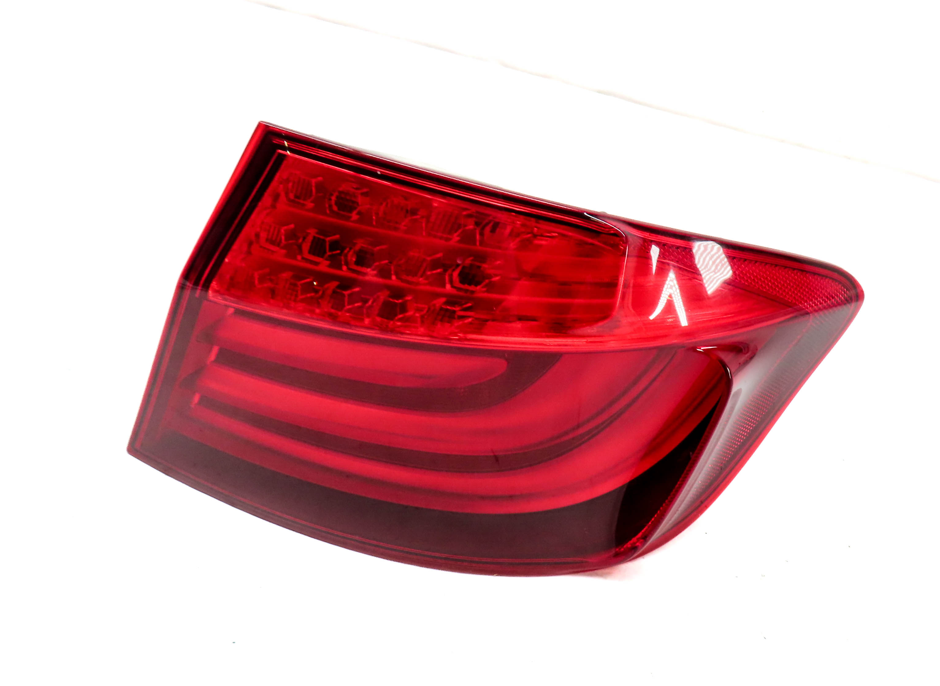 2011-2013 BMW 528i 535i 550i M5 (F10) RIGHT PASSENGER TAILLIGHT BRAKE LIGHT LAMP — exact item pictured