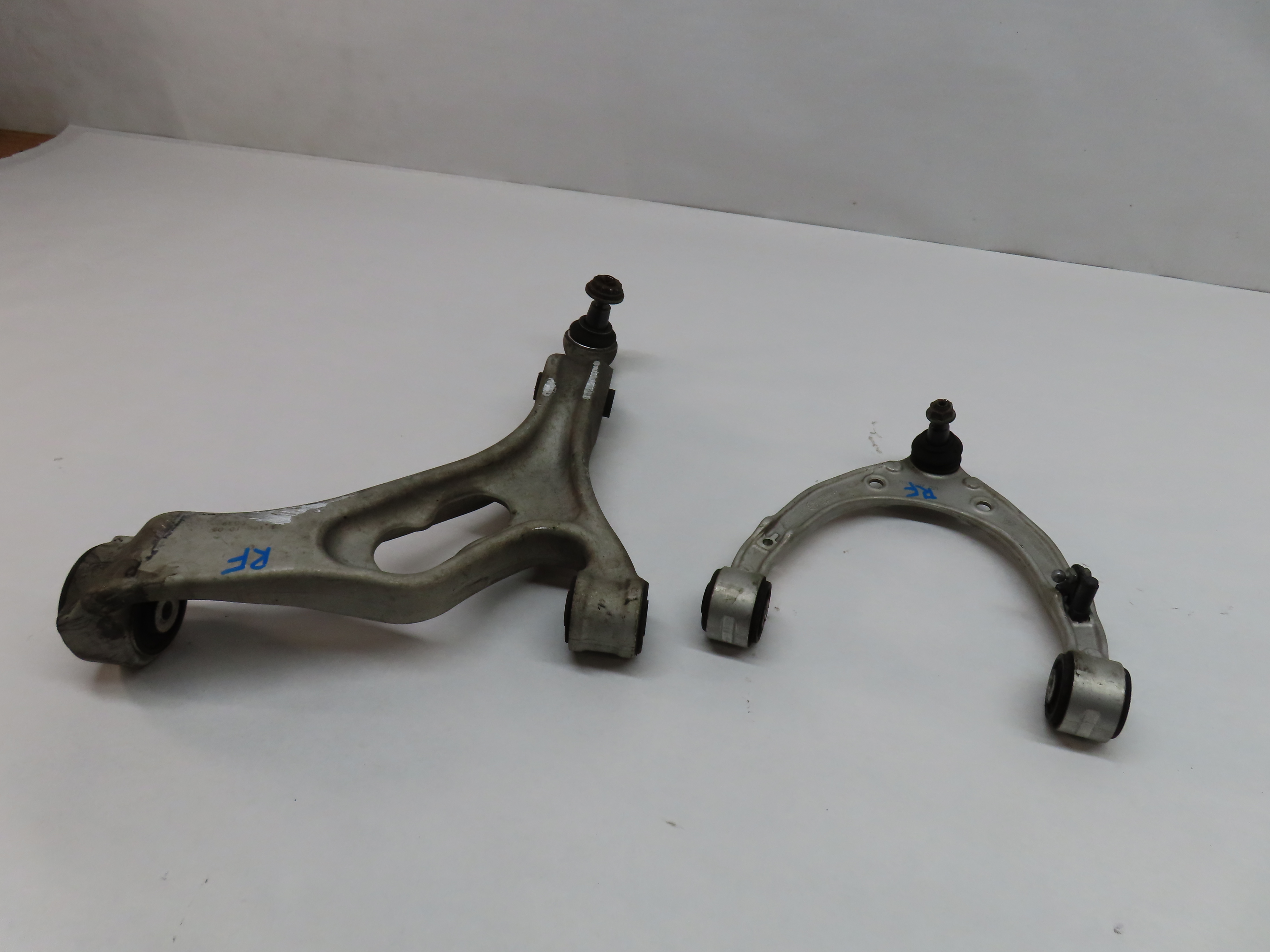2011-2014 PORSCHE CAYENNE (958) RIGHT FRONT PASSENGER LOWER CONTROL ARM — exact item pictured