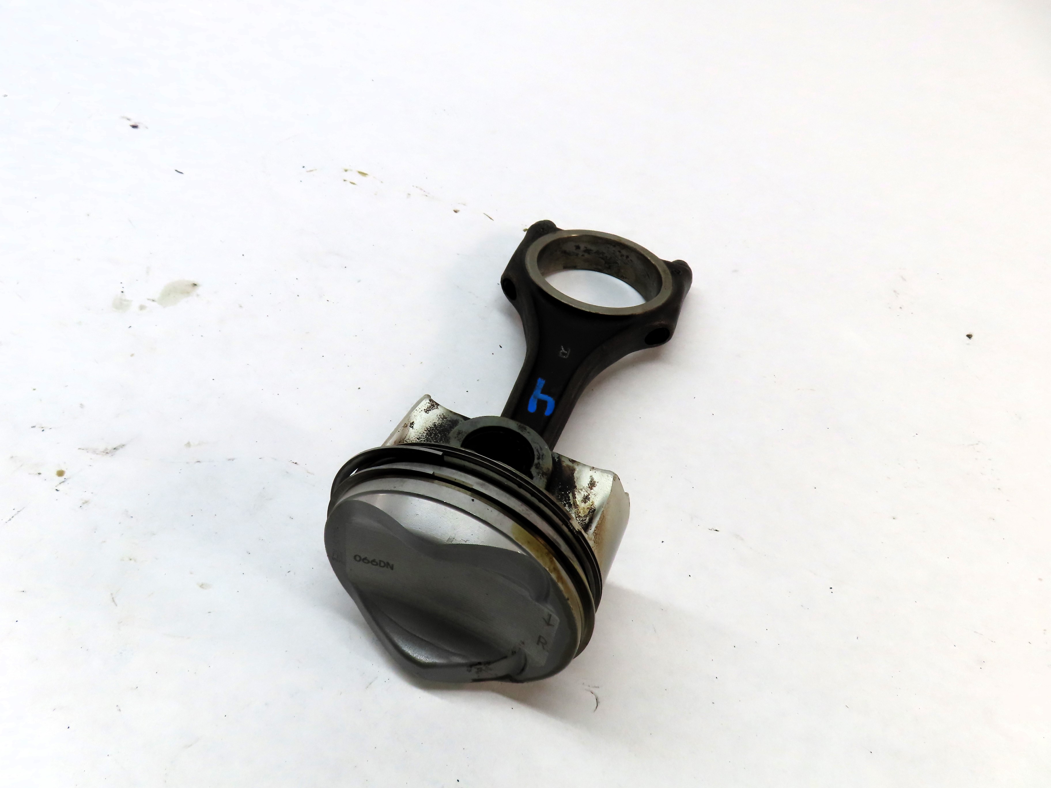 09-17 AUDI A6 A7 A8 Q5 Q7 S4 S6 Q5 TOUAREG 3.0L SUPER PISTON & ROD (CYL 4, 5, 6) — exact item pictured