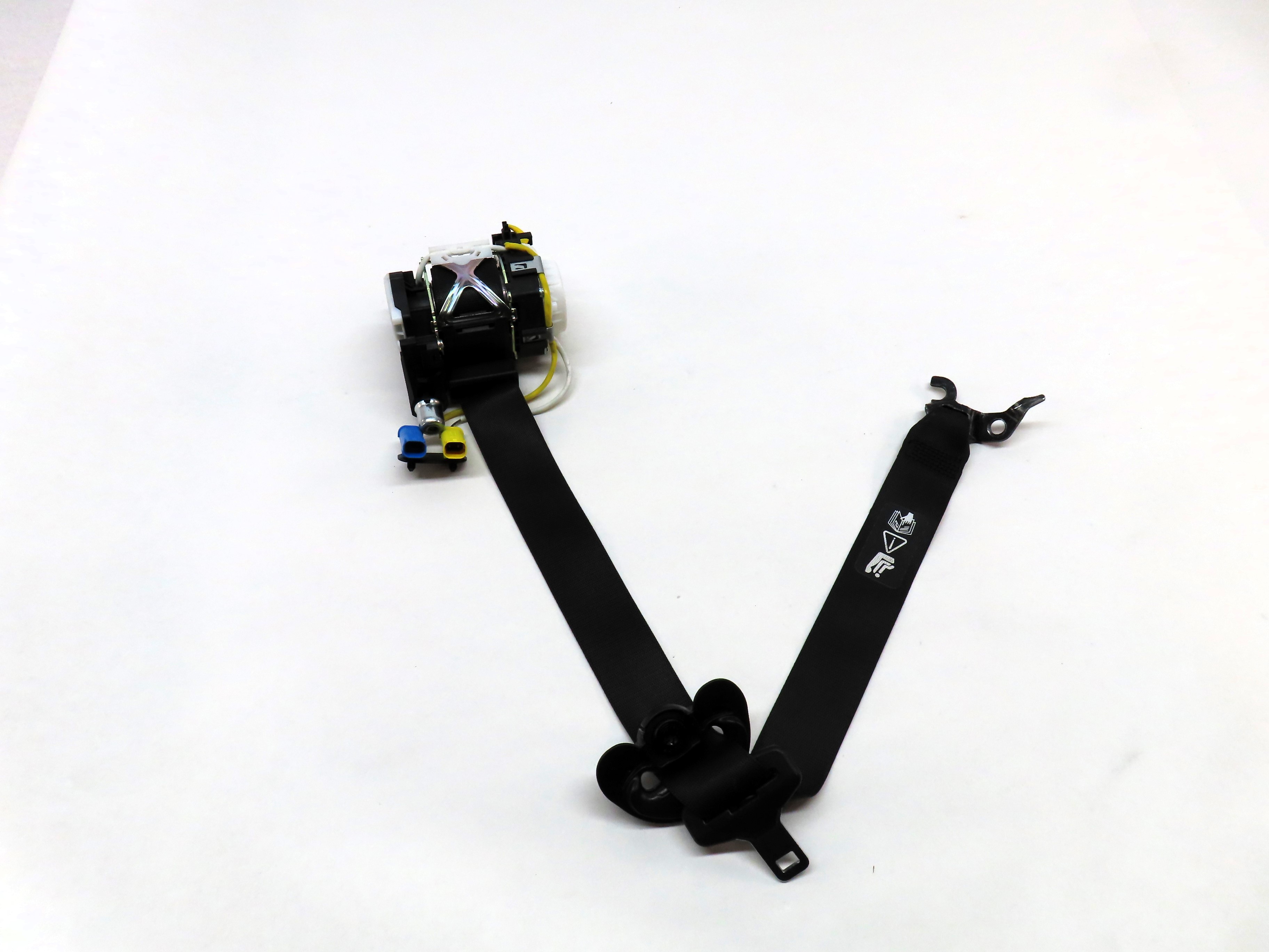 2012-2015 BMW X1 (E84) RIGHT FRONT PASSENGER SEATBELT BUCKLE RETRACTOR (BLACK) — exact item pictured