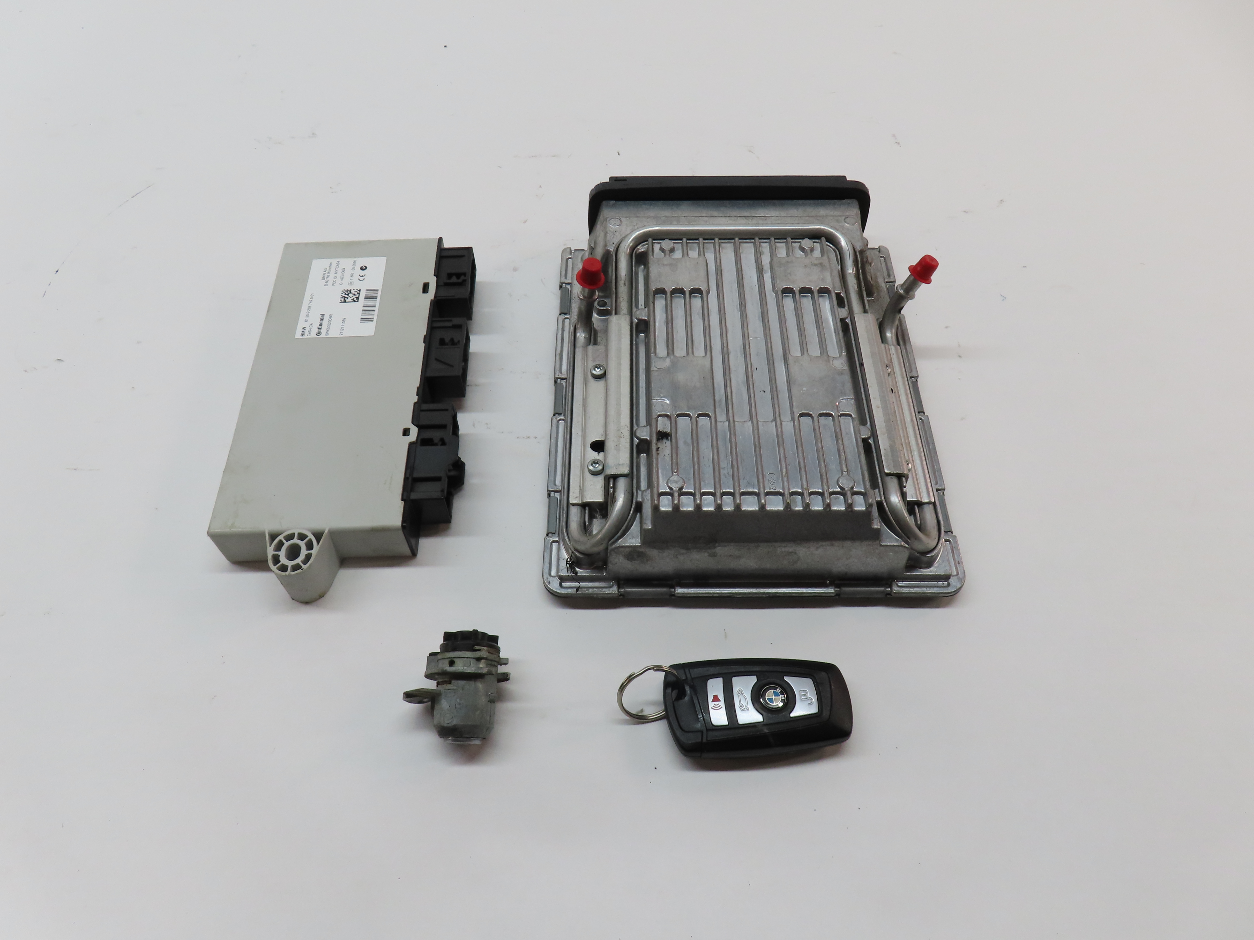 09-13 BMW 550i 650i 750i B7 (F01 F06 F10) 4.4L TURBO ENGINE CAS 4 MODULE KEY SET — exact item pictured