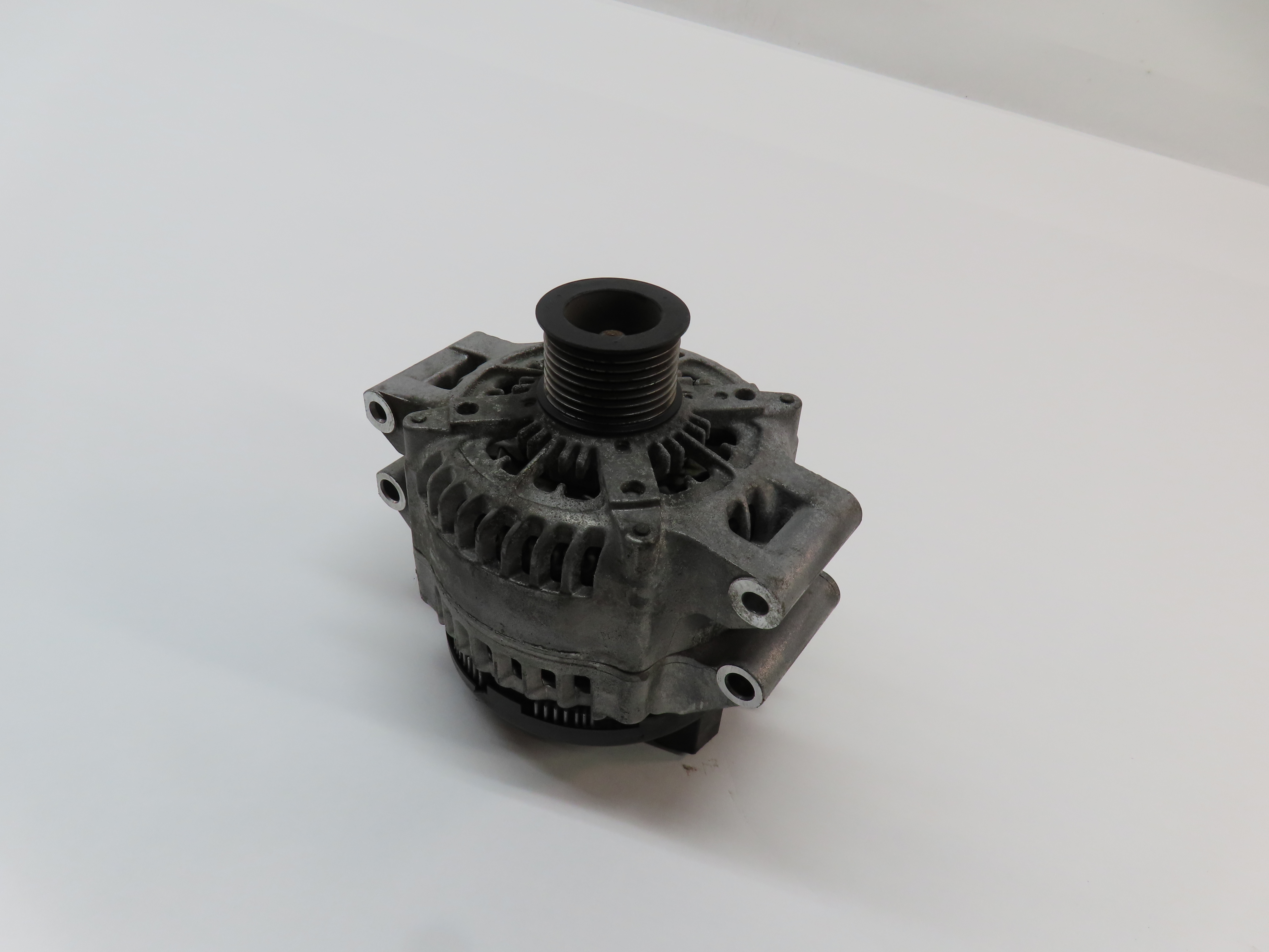 12-18 BMW 328i 428i 528i X1 X3 Z4 (E89 F25 F26 F30 F33) 2.0L 210 AMP ALTERNATOR — exact item pictured