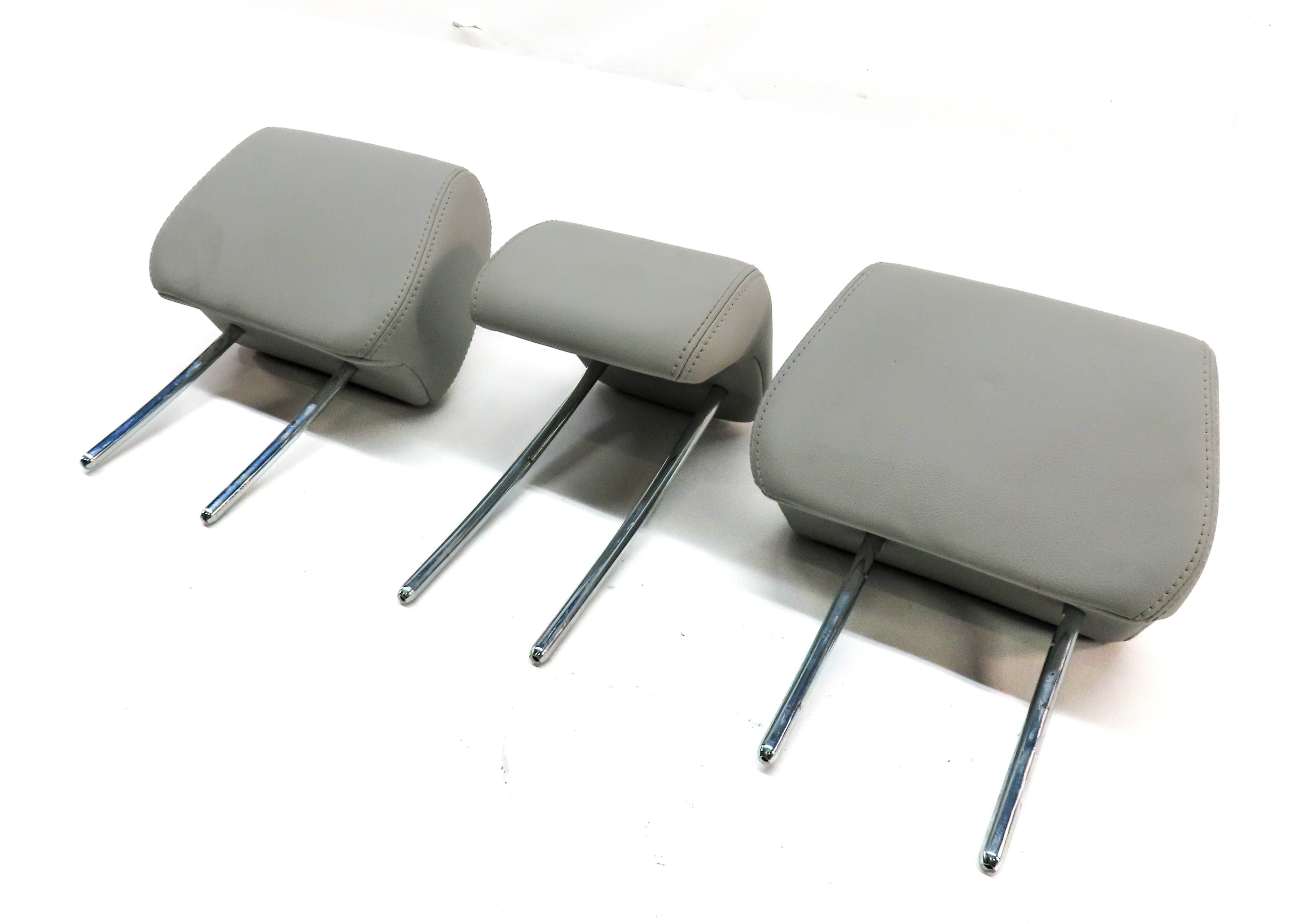 12-15 EVOQUE (L538) REAR SEAT LEFT CENTER RIGHT LEATHER HEADREST SET-3 (Cirrus) — exact item pictured