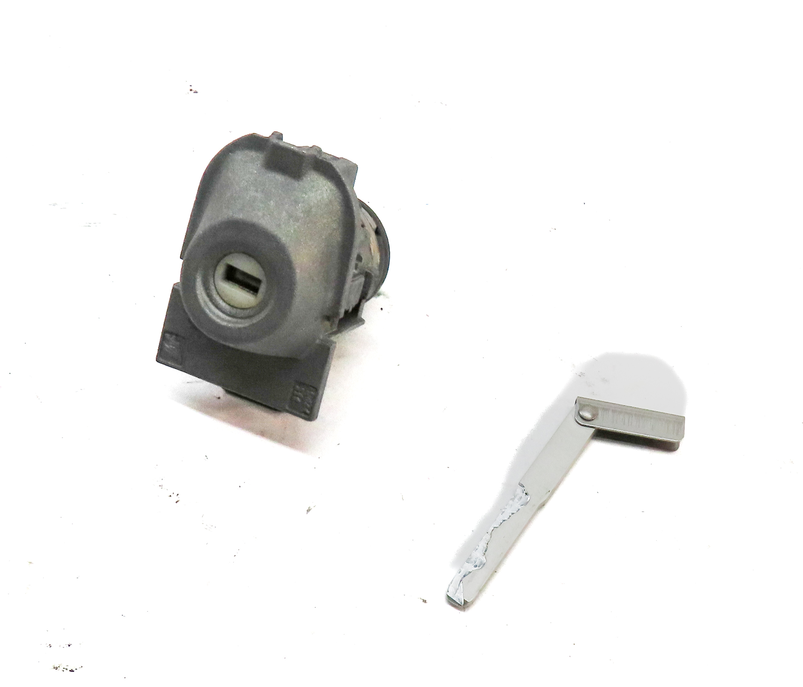 2014 RANGE ROVER EVOQUE (L538) FRONT LEFT DRIVER DOOR HANDLE LOCK CYLINDER KEY — exact item pictured