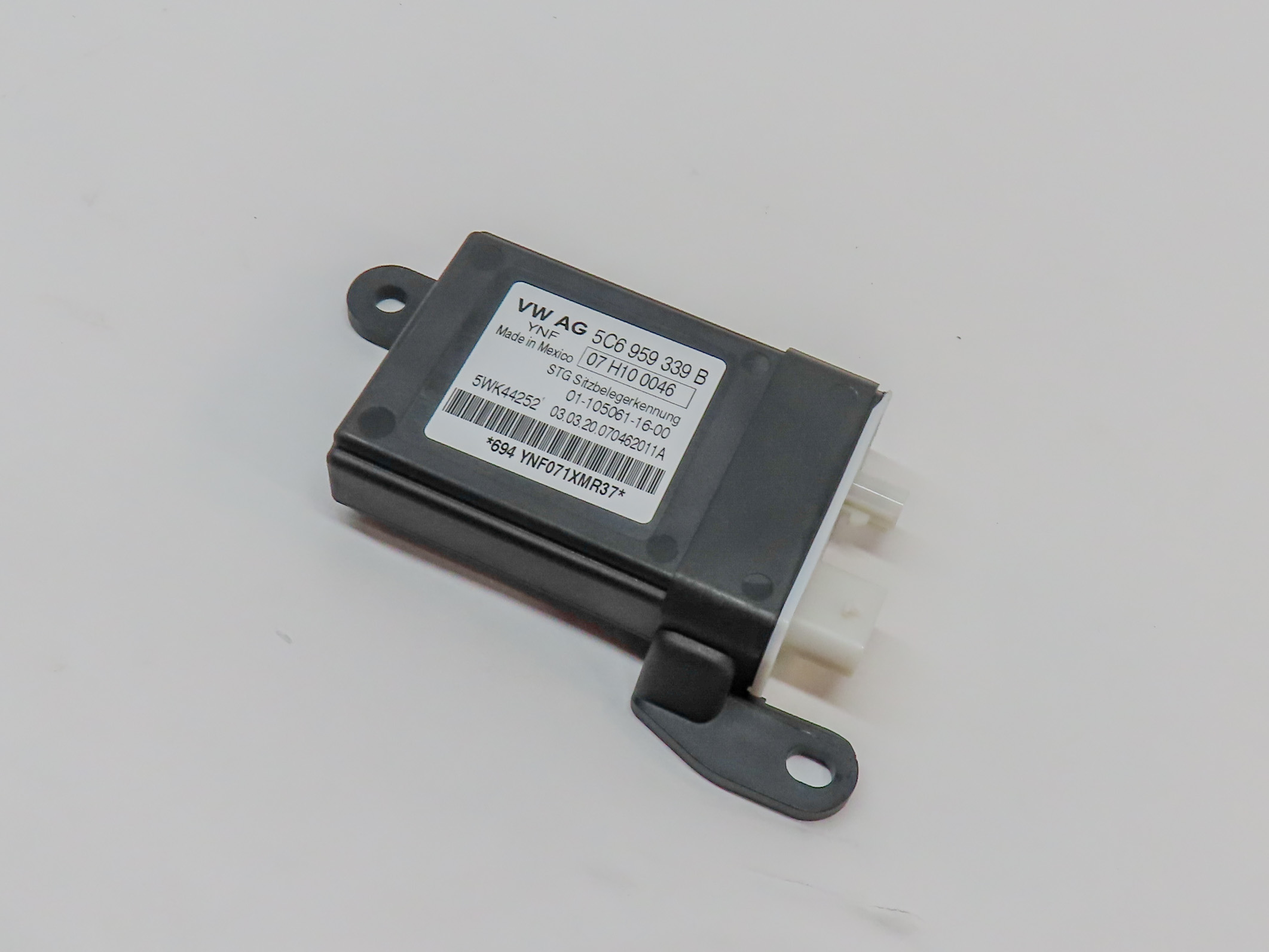 2018 AUDI A3 (8V) FRONT RIGHT PASSENGER SEAT WEIGHT OCCUPANCY SENSOR — exact item pictured