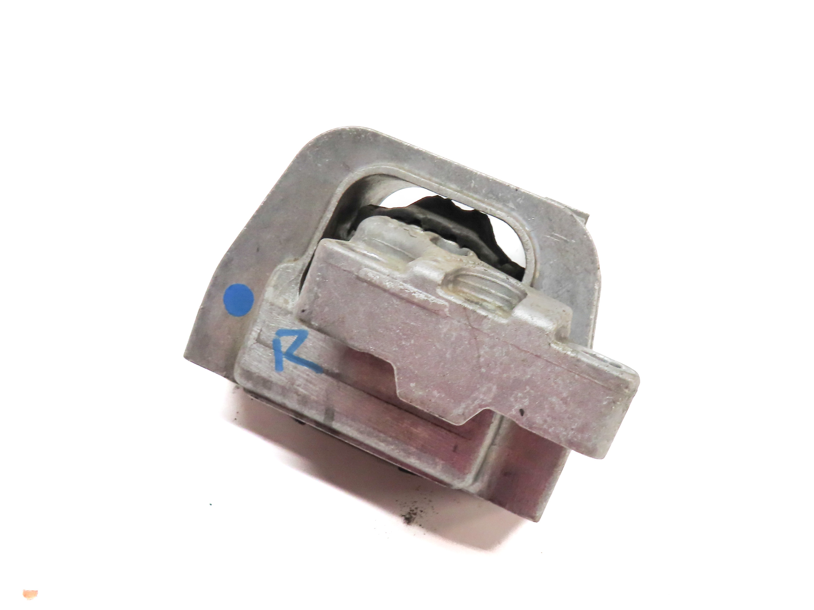 2018 AUDI A3 (8V) 2.0L (CZRA) RIGHT ENGINE MOTOR MOUNT BRACKET — exact item pictured