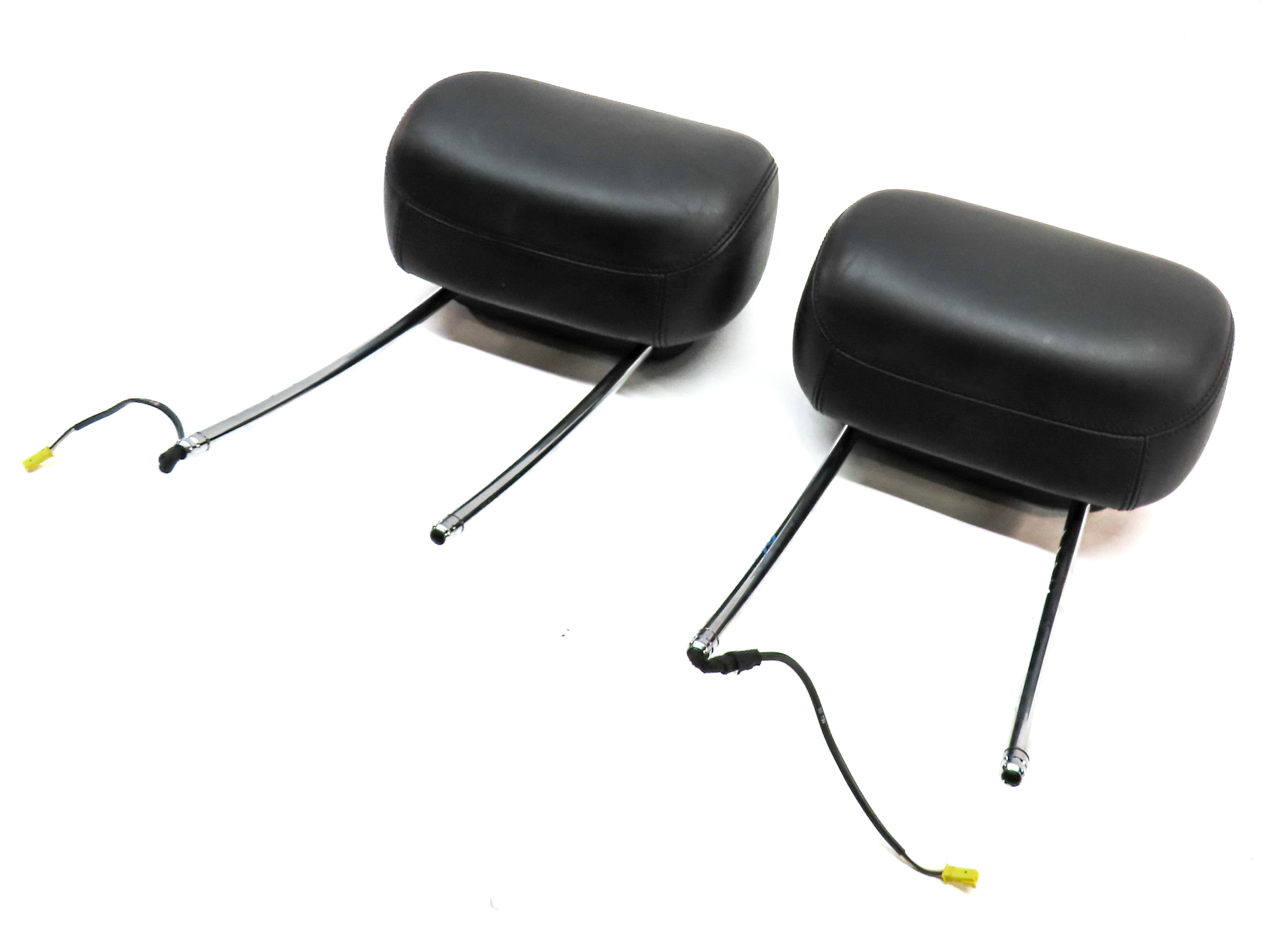 07-11 MERCEDES CLS63 CLS550 W219 FRONT LEFT & RIGHT SEAT HEADREST SET/2 (Black) — exact item pictured