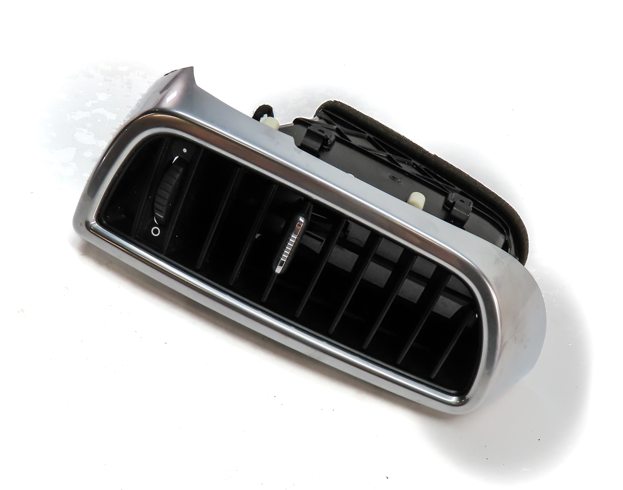 11 PORSCHE CAYENNE (958) FRONT LEFT CENTER DASH HEAT AIR AC VENT (BLACK/SILVER) — exact item pictured
