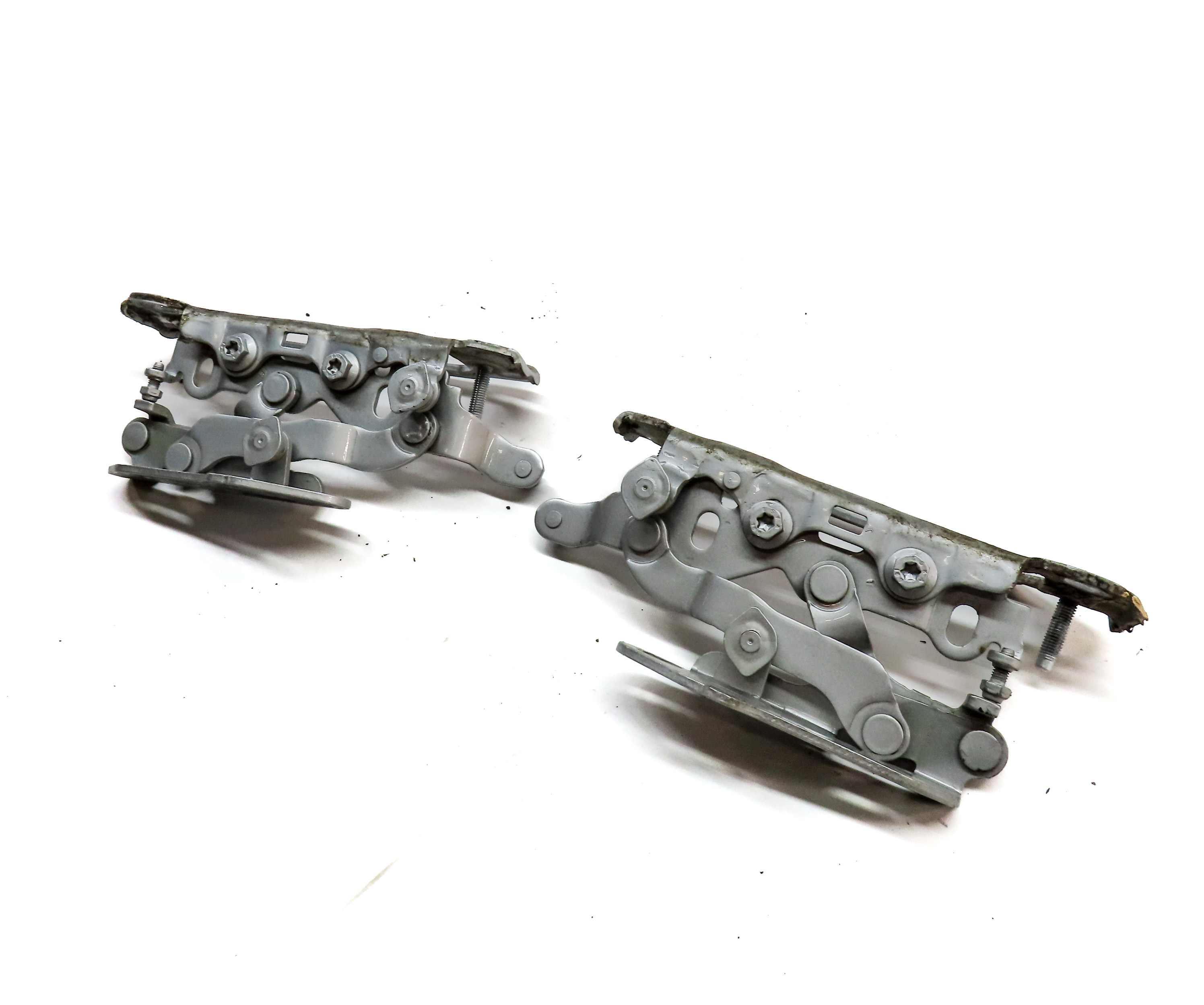 10-17 MERCEDES C250 C350 E250 E350 E400 E550 (C204 W212) HOOD HINGE SET (Silver) — exact item pictured