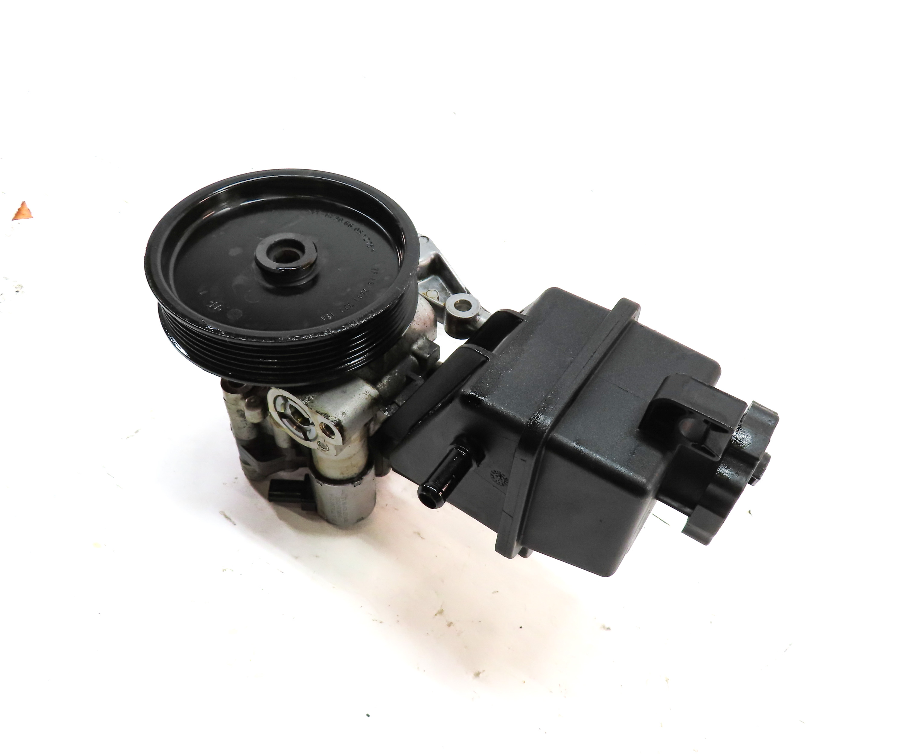 2012-2020 MERCEDES E350 SLC43 SLK350 (W212 W172) POWER STEERING PUMP w/ PULLEY — exact item pictured