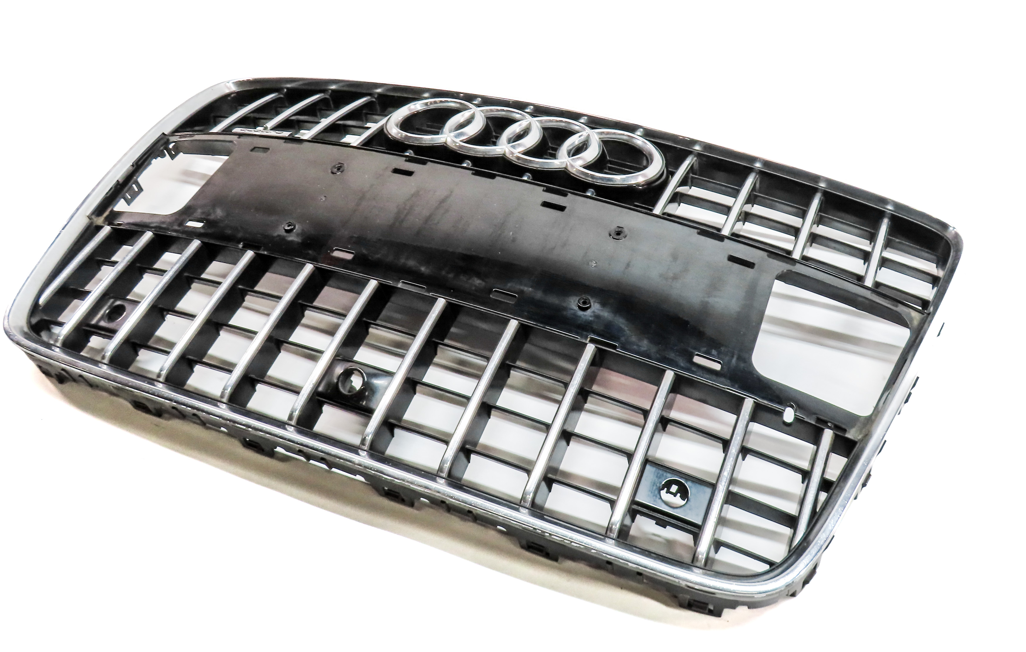 2010-2015 AUDI Q7 (4L) FRONT MAIN CENTER HOOD GRILLE AIR VENT TRIM (BLACK) — exact item pictured