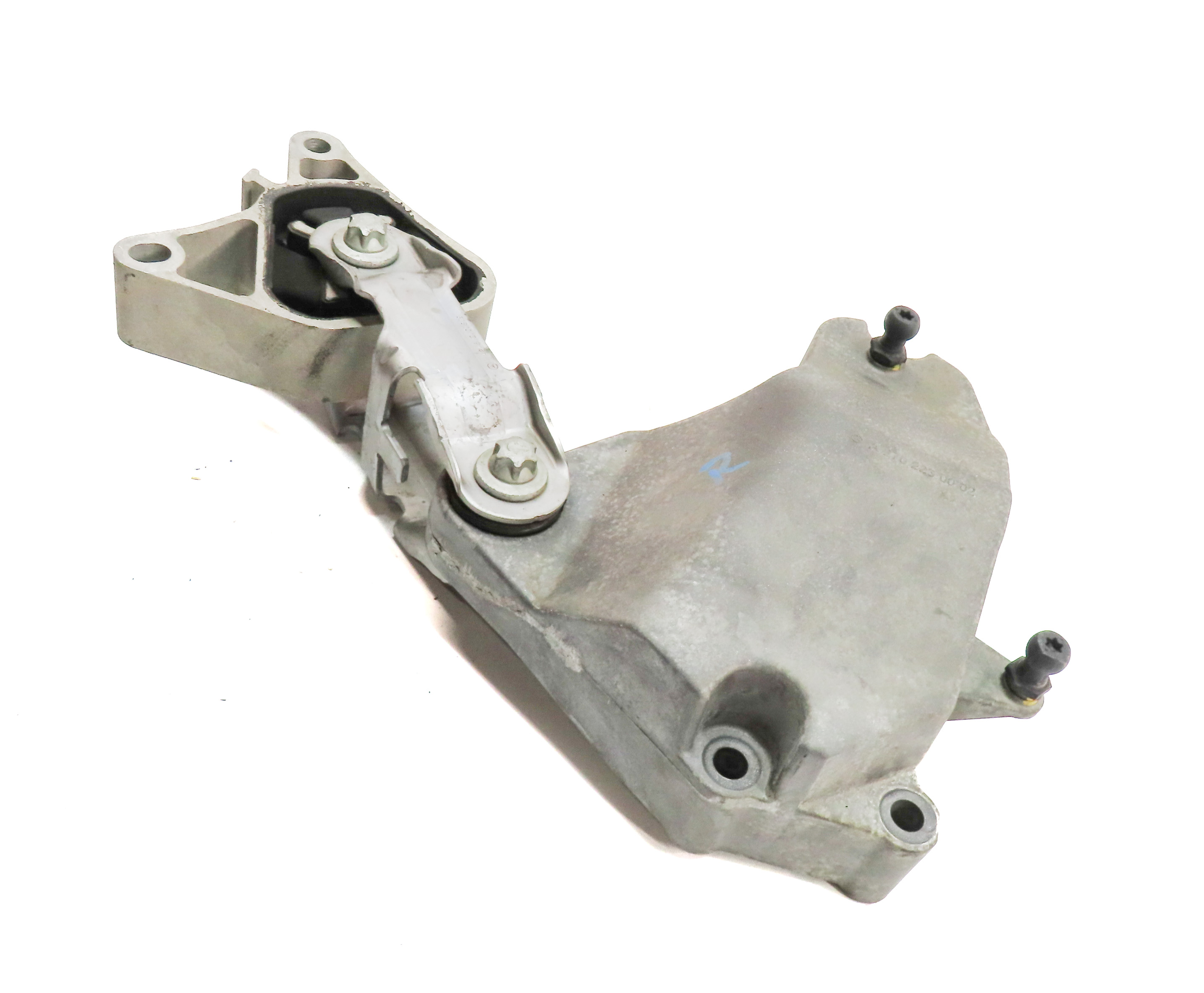 2014 MERCEDES CLA250 (C117) 2.0L (M270) UPPER ENGINE MOTOR MOUNT w/ BRACKET — exact item pictured