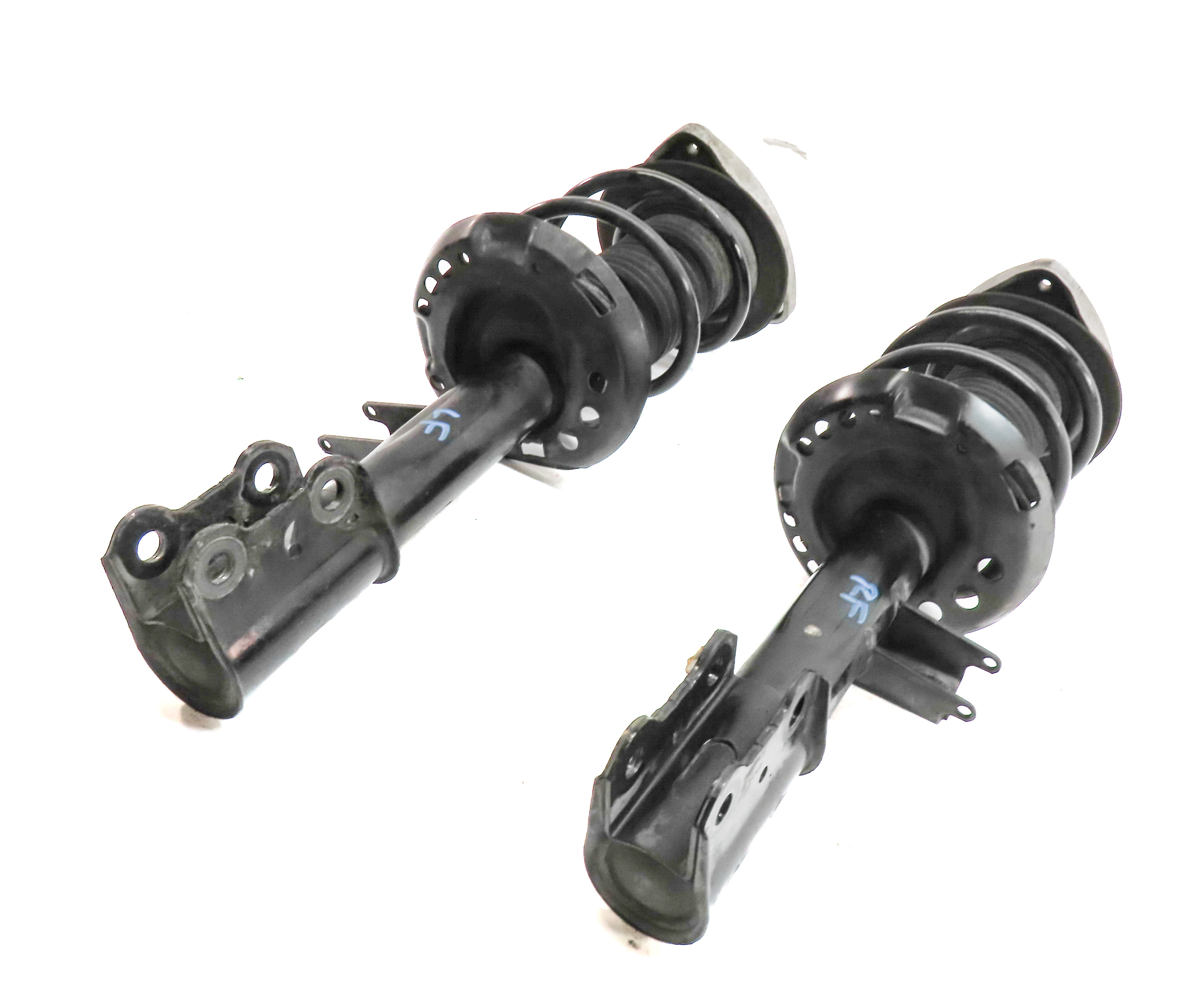 2014-2019 MERCEDES BENZ CLA250 (C117 W117) FRONT LEFT & RIGHT SHOCK STRUT SET — exact item pictured