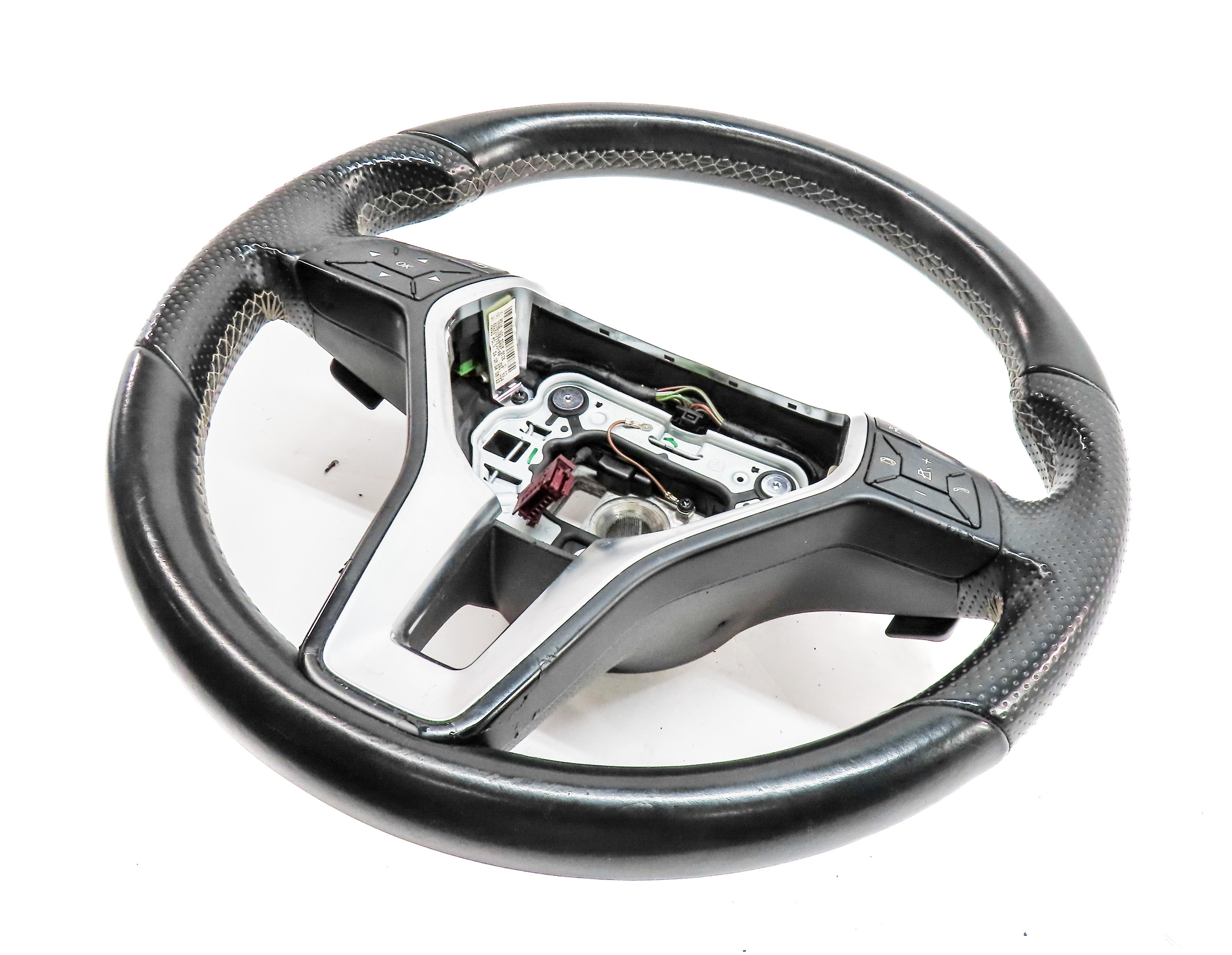 MERCEDES 14 CLA250 15-17 B250E B ELECTRIC (C117) 3 SPOKE STEERING WHEEL (BLACK) — exact item pictured