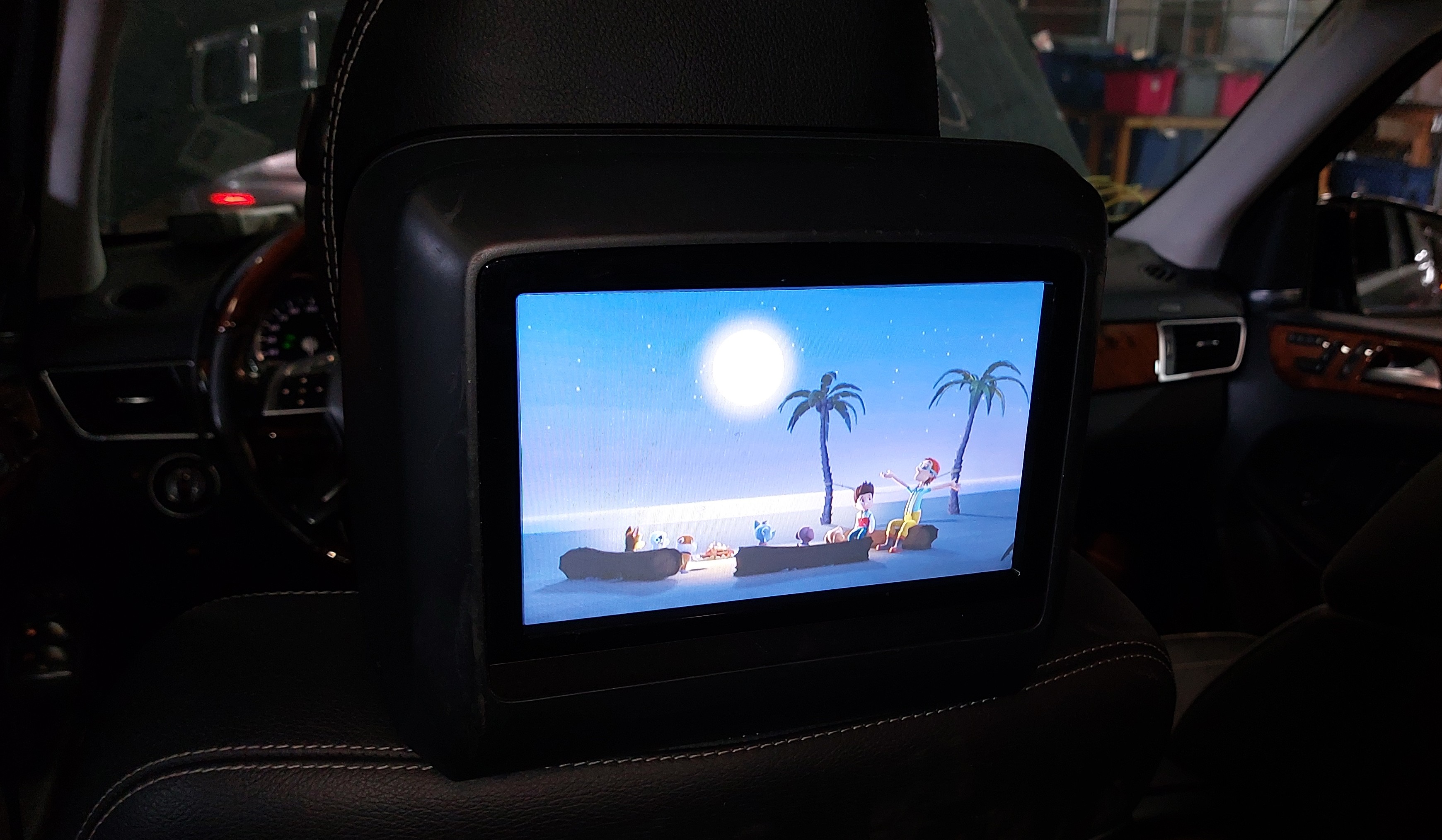 11-19 MERCEDES E GL ML S CLASS REAR LEFT OR RIGHT HEADREST MEDIA VIDEO SCREEN — exact item pictured