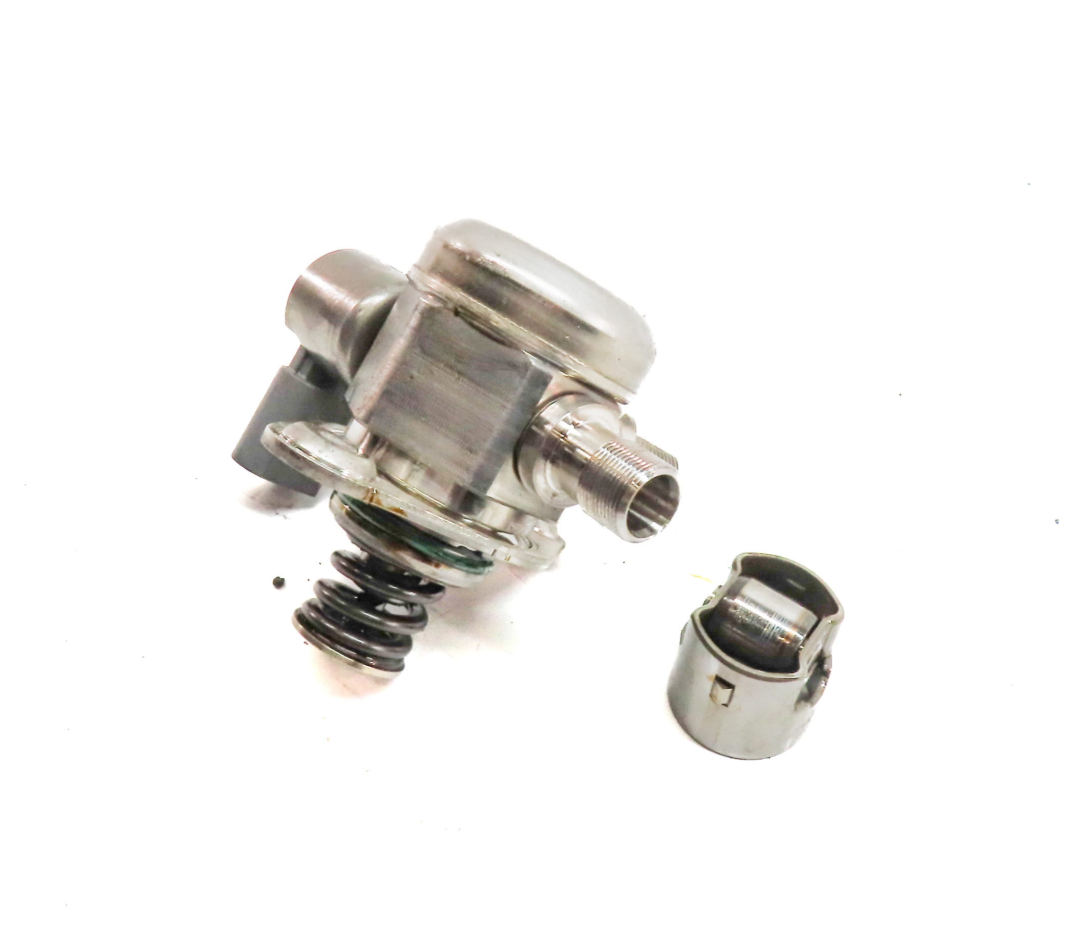 11-20 MERCEDES E S SL GL (W205 W166 W212 X166 X253) V8 LEFT MECHANICAL FUEL PUMP — exact item pictured