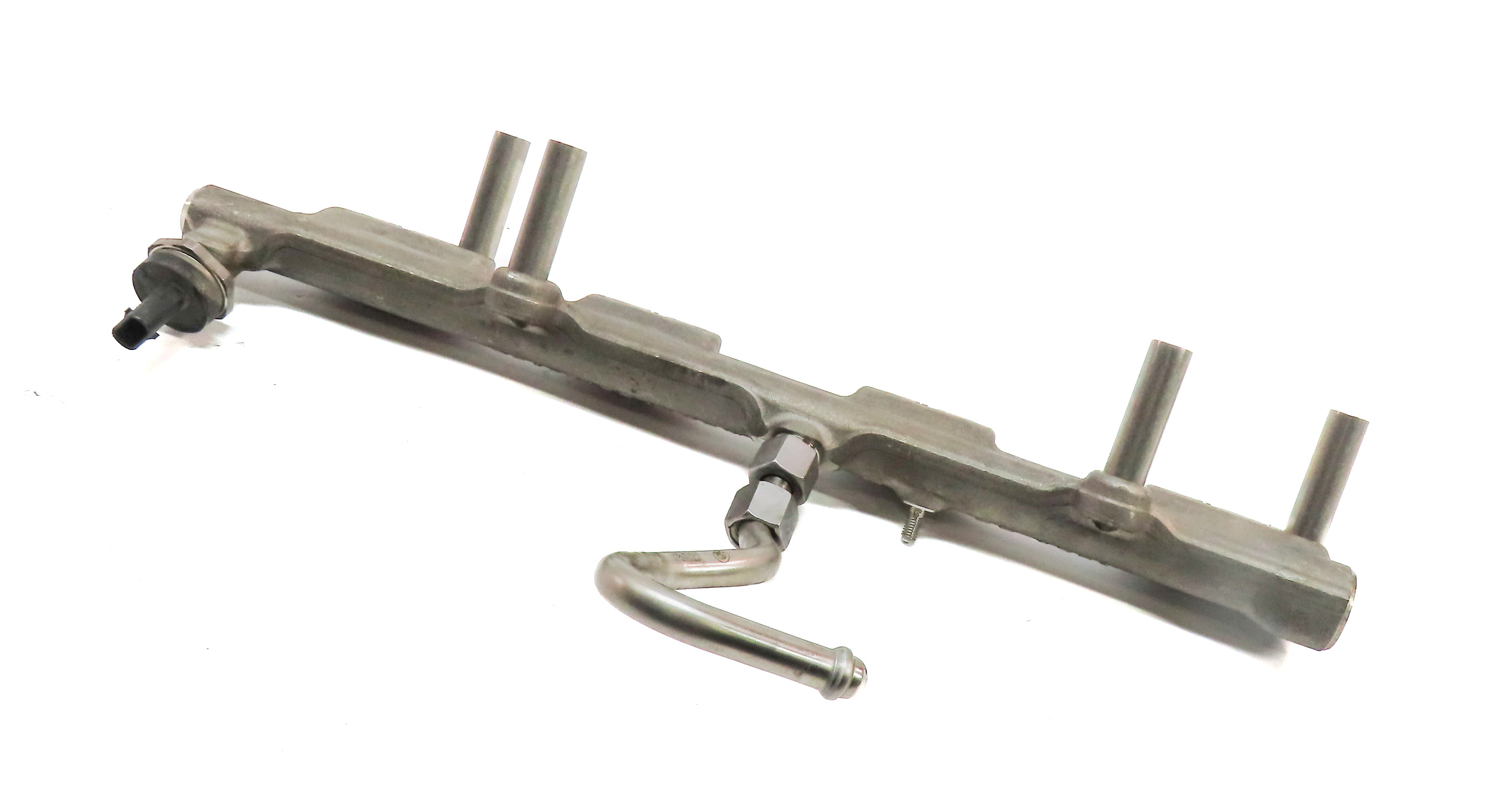 2022 BMW X2 (F39) 2.0L (B46D) ENGINE MOTOR FUEL INJECTOR RAIL w/ PRESSURE SENSOR — exact item pictured