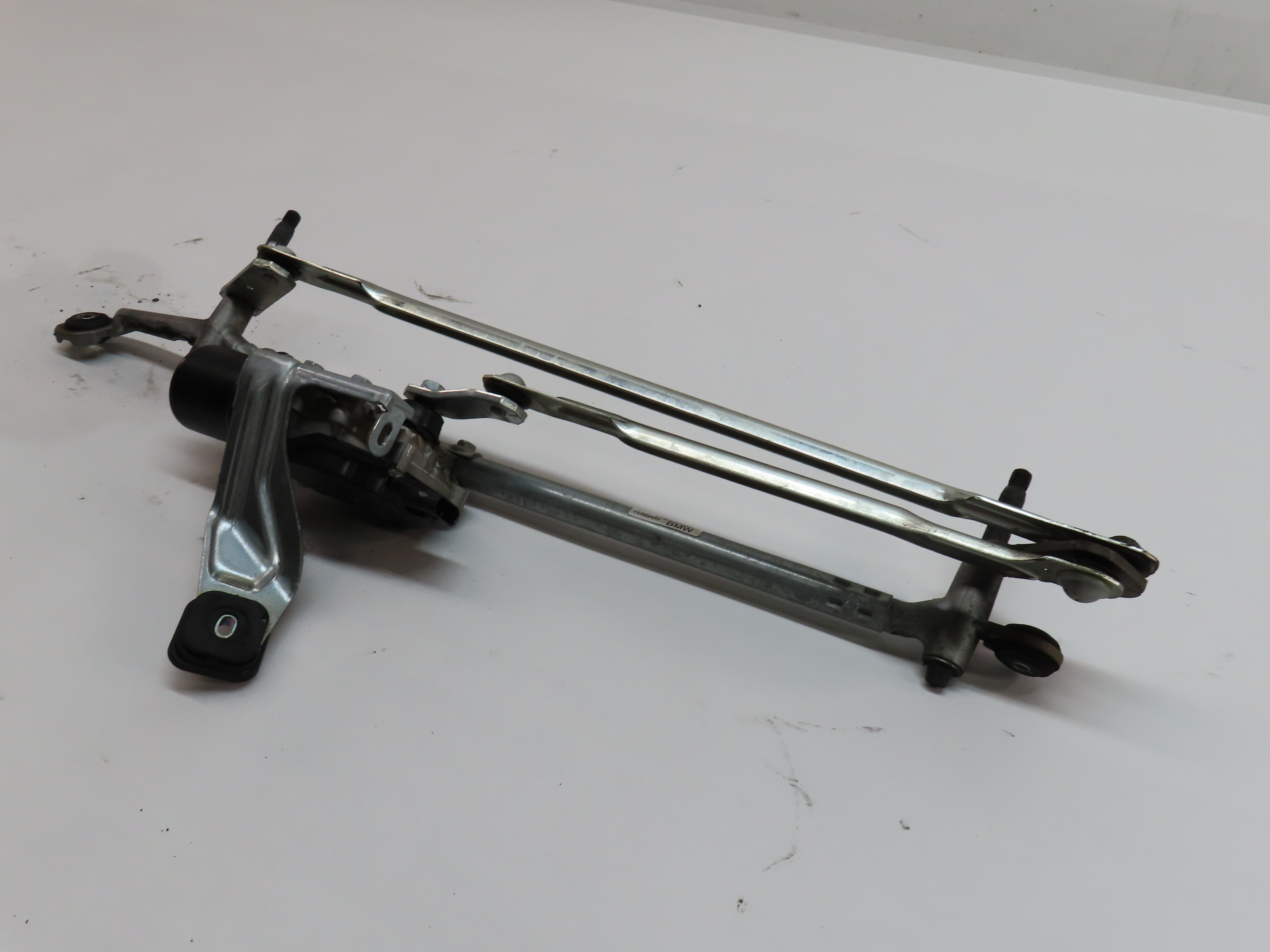 2018-2022 BMW X2 (F39) FRONT WINDSHIELD WIPER TRANSMISSION w/ MOTOR — exact item pictured