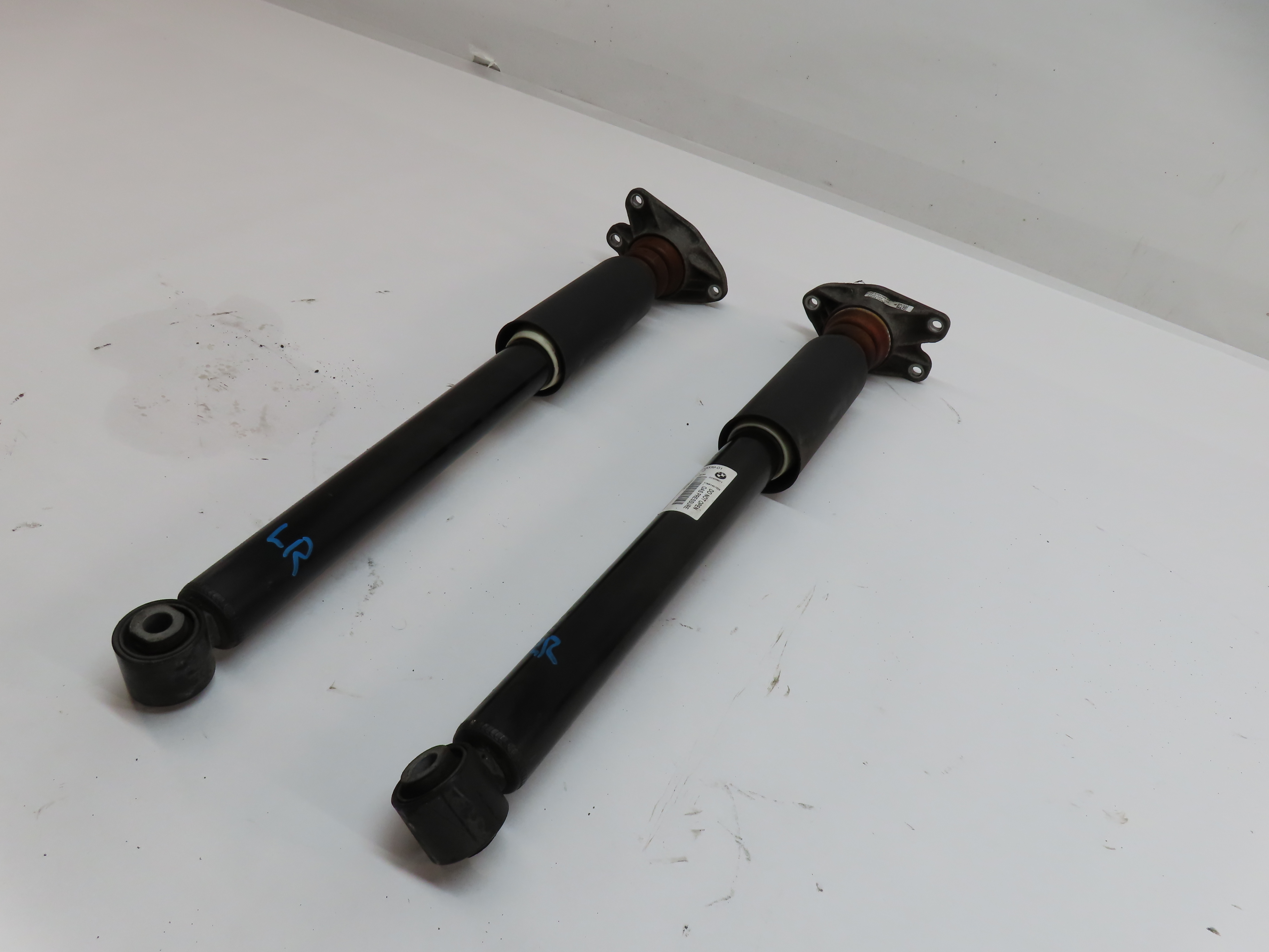2022 BMW X2 (F39) AWD REAR LEFT & RIGHT STANDARD SUSPENSION SHOCK STRUT SET/2 — exact item pictured